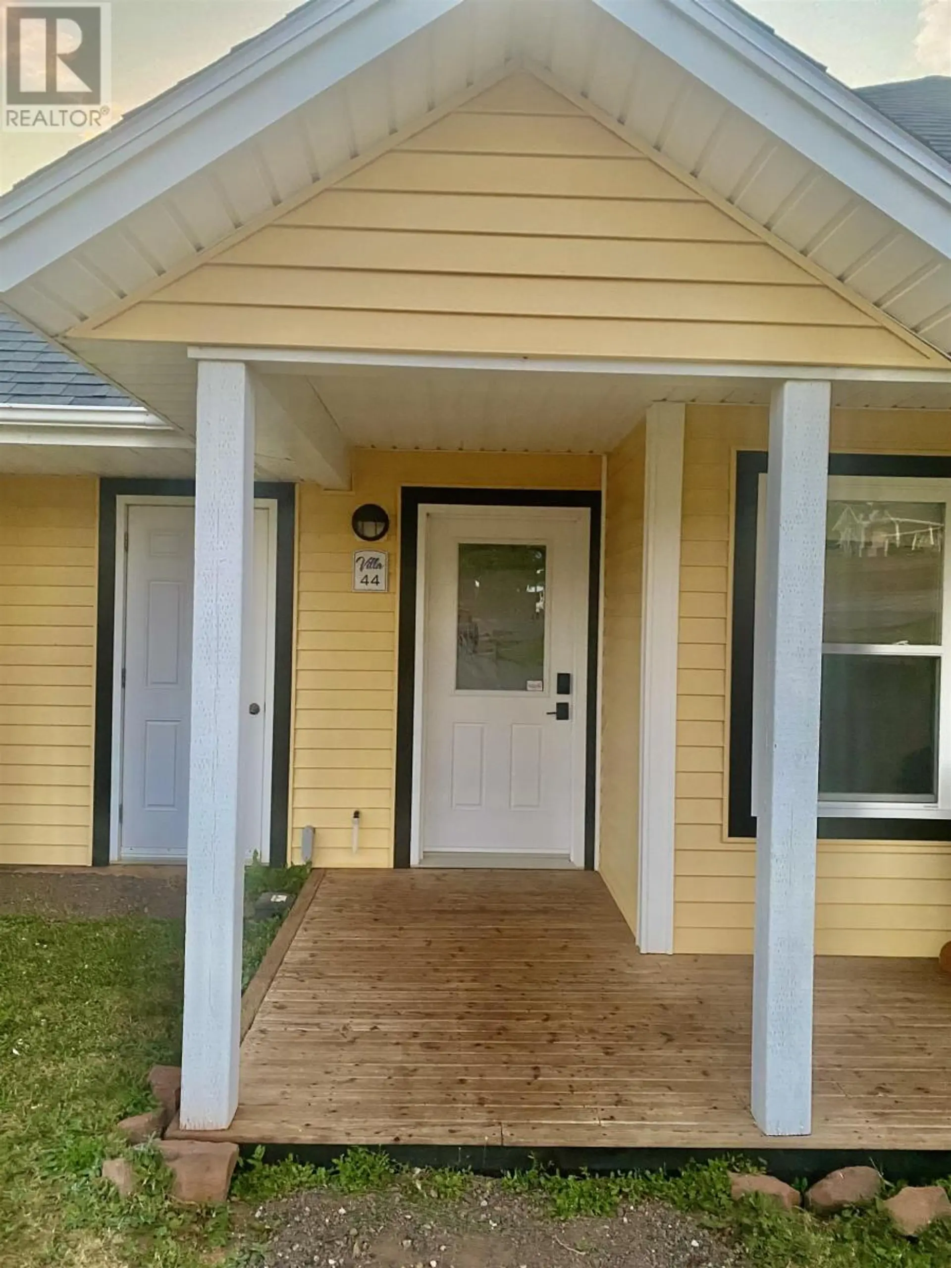 #44 105 SCHOOLHOUSE LANE - Image 2