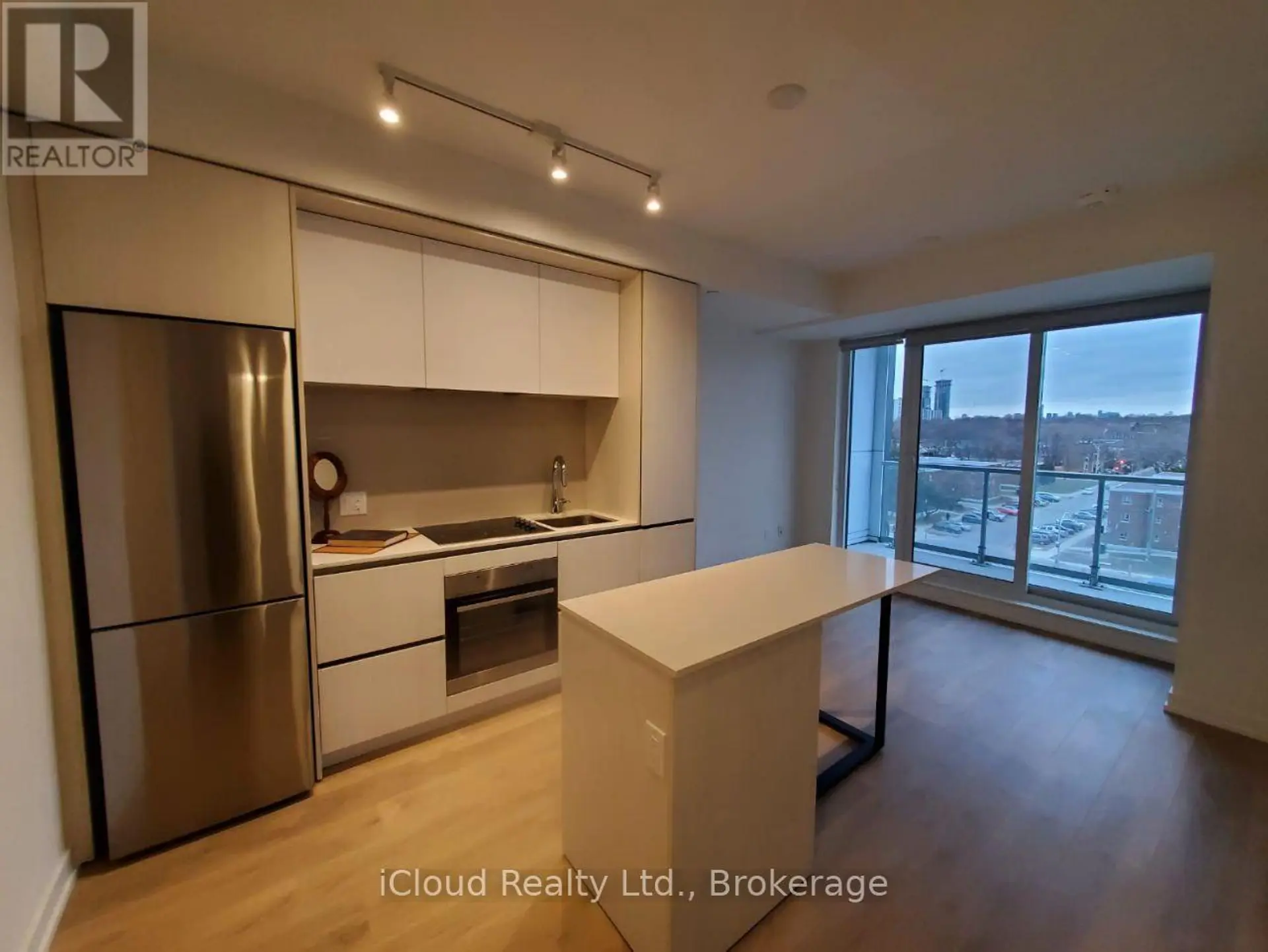 #610 225 SUMACH STREET - Image 3