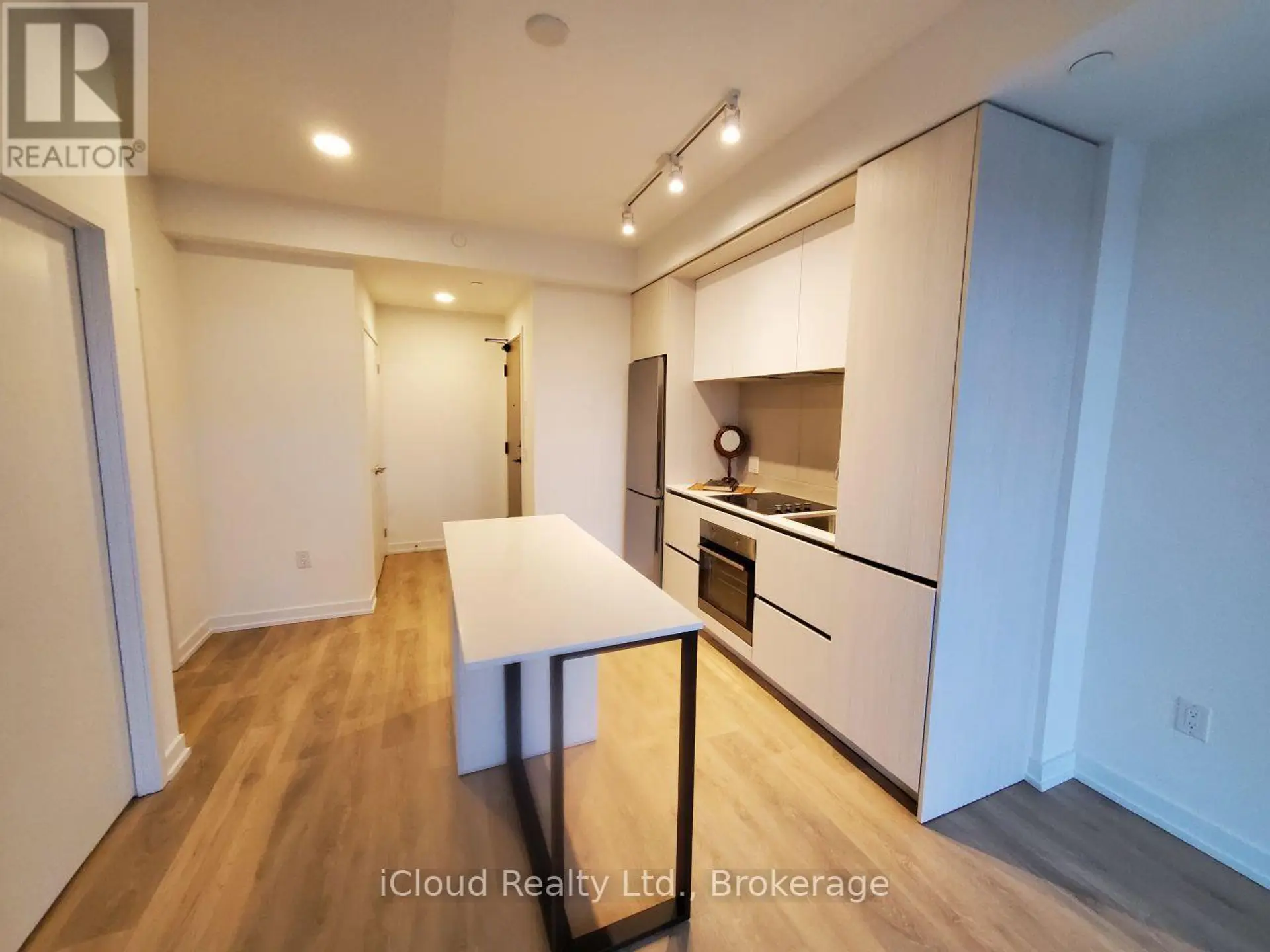 #610 225 SUMACH STREET - Image 6