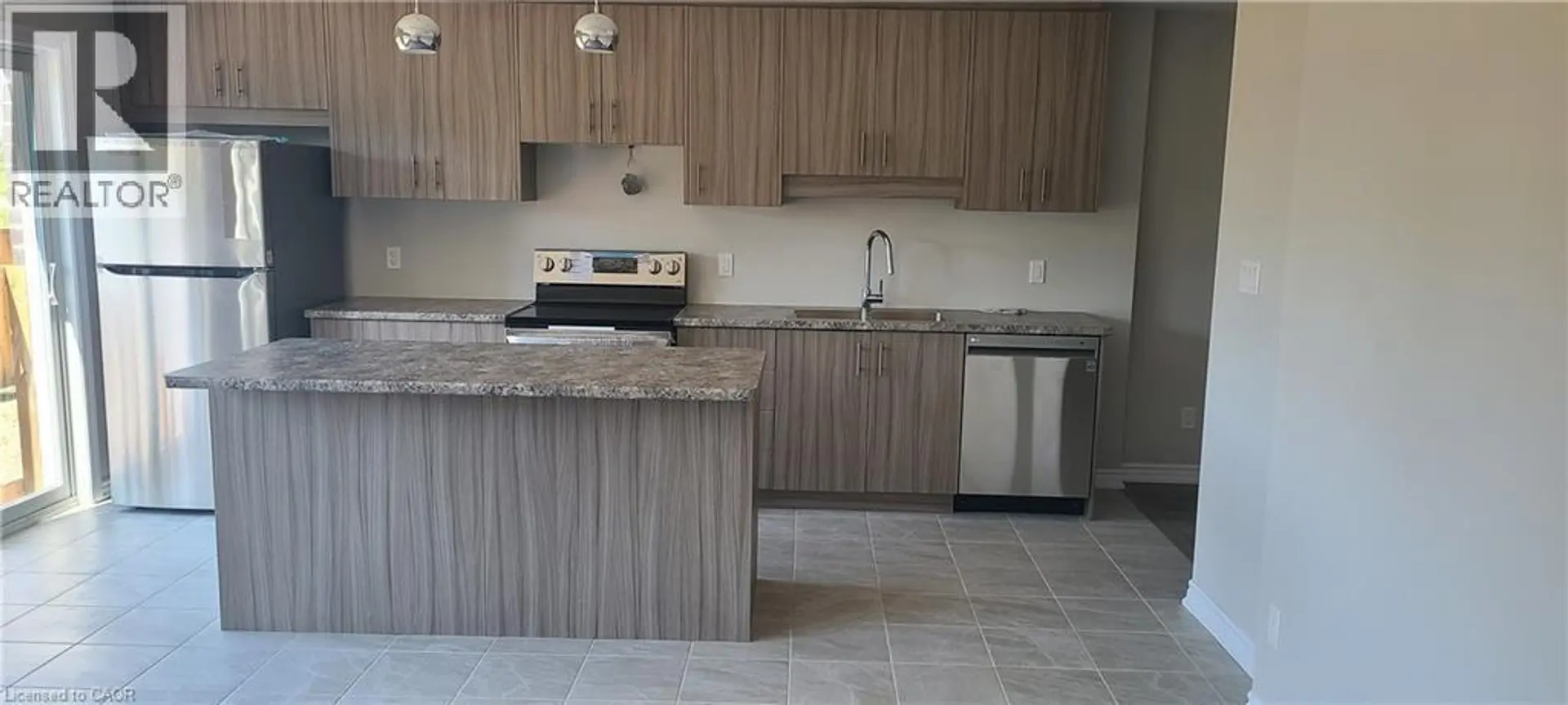 17 RENFREW Trail - Image 1