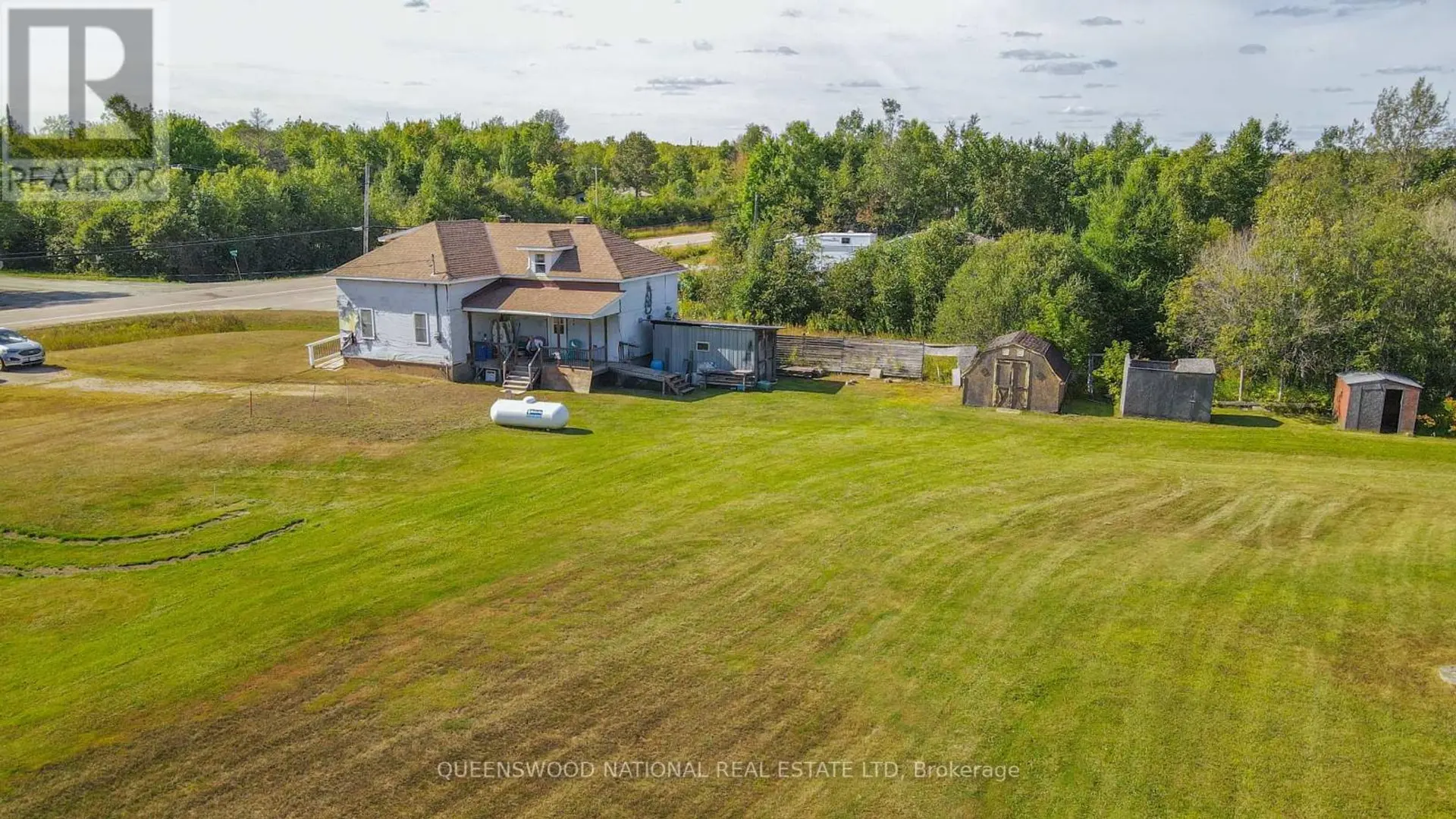 84 ROUND LAKE ROAD N - Image 3