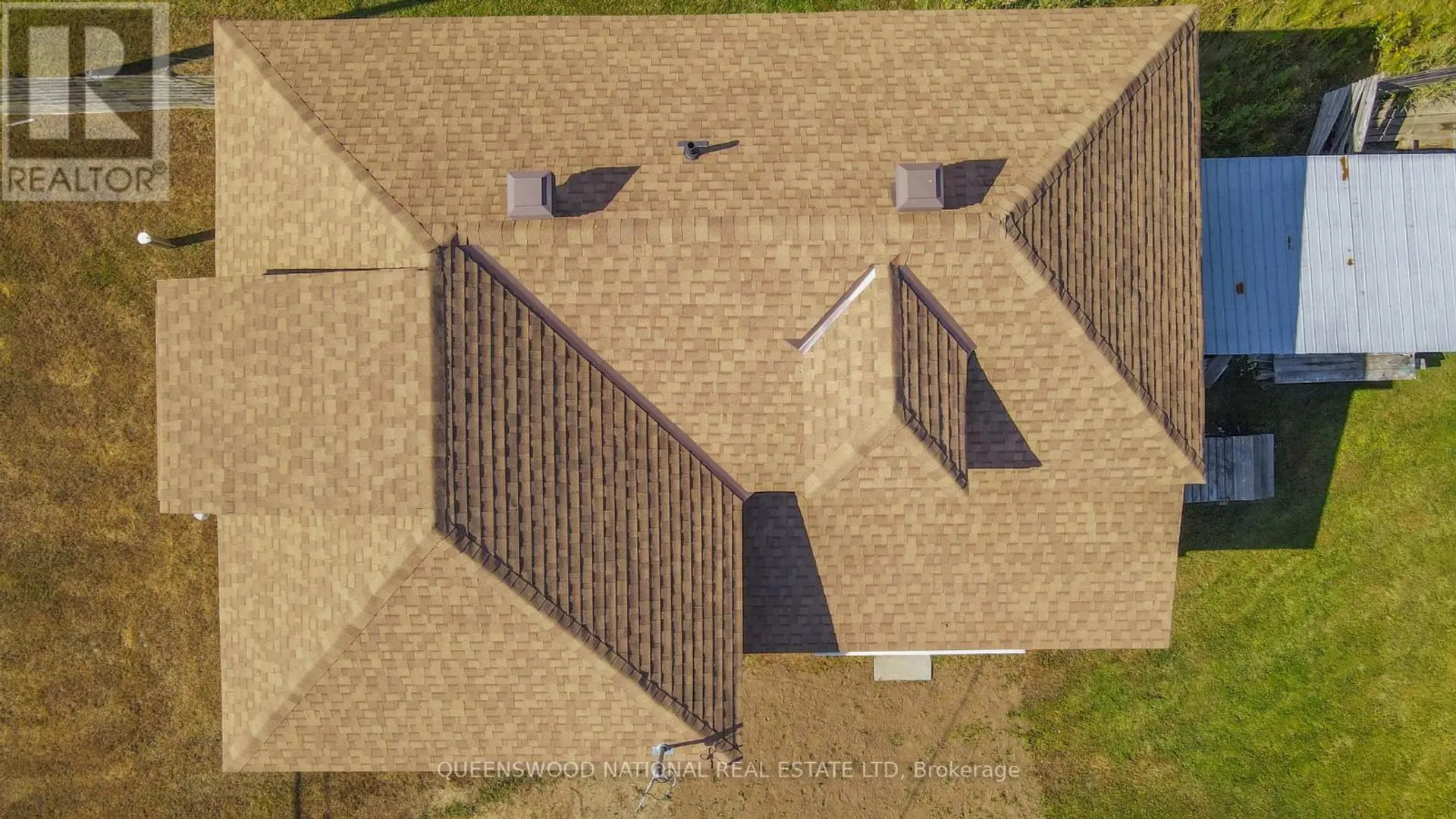 84 ROUND LAKE ROAD N - Image 4