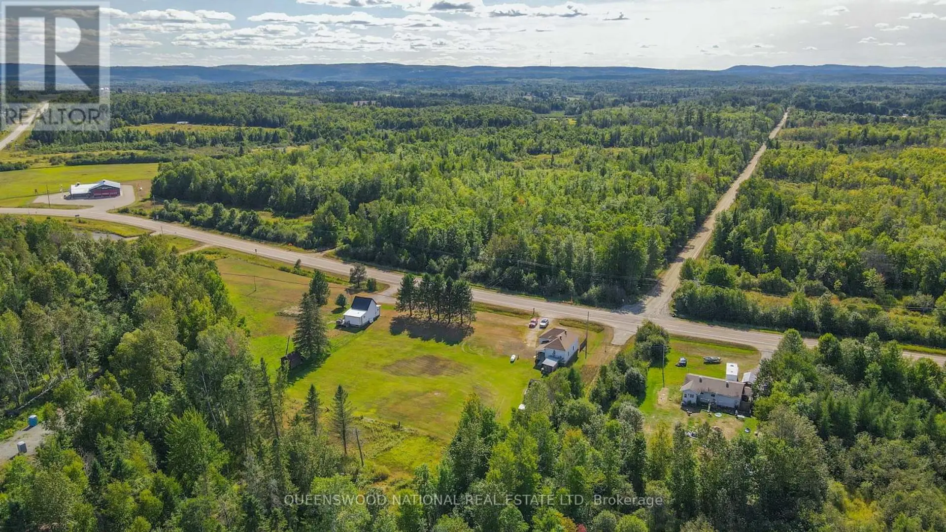 84 ROUND LAKE ROAD N - Image 5