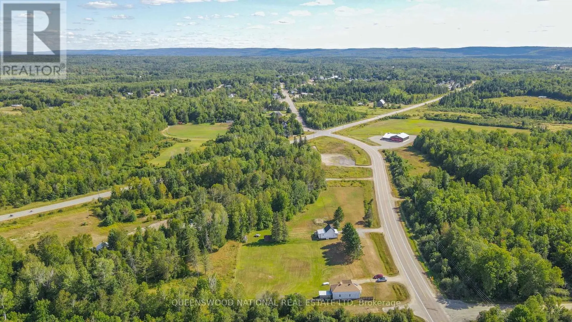 84 ROUND LAKE ROAD N - Image 6