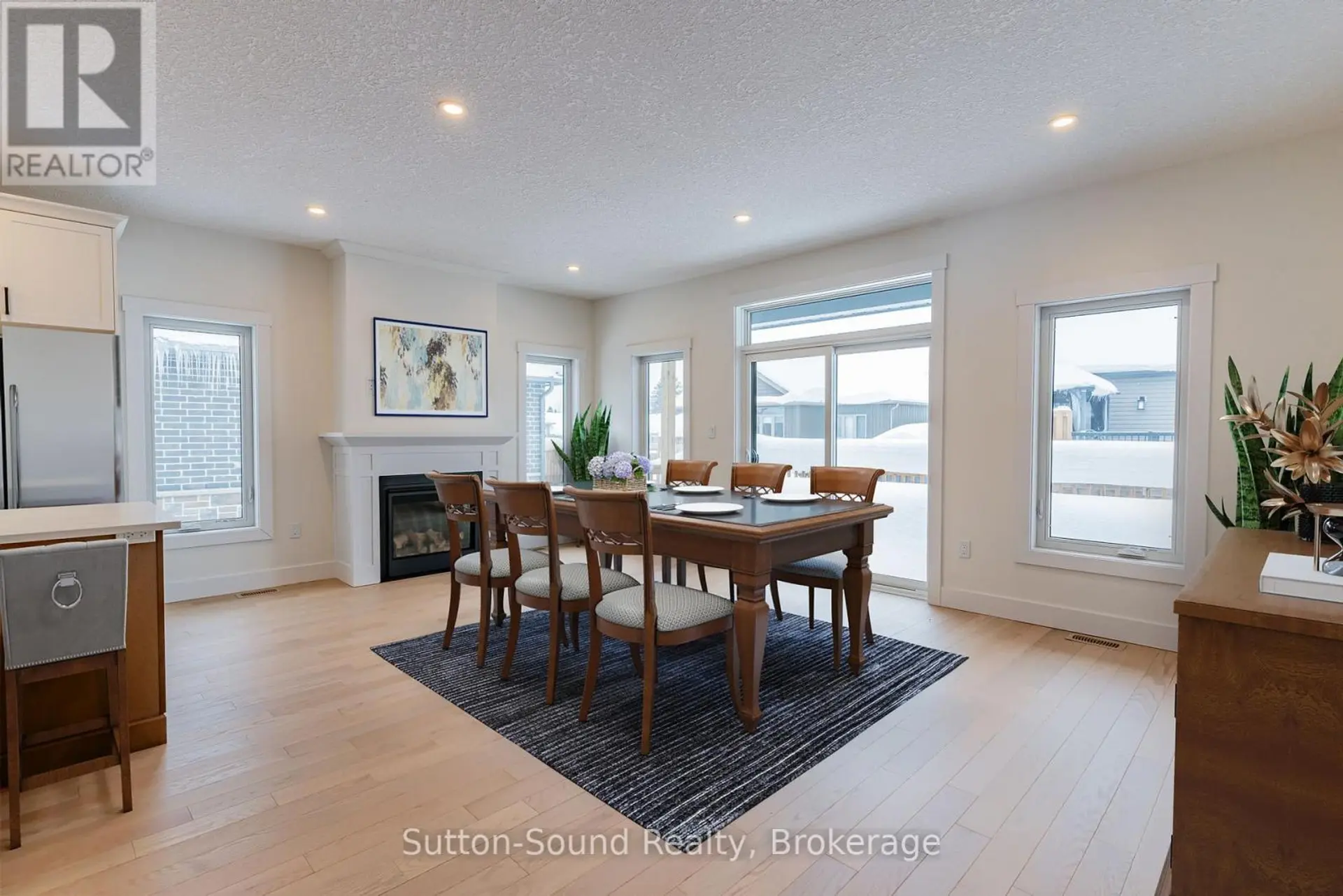 325 6TH AVENUE W - Image 8
