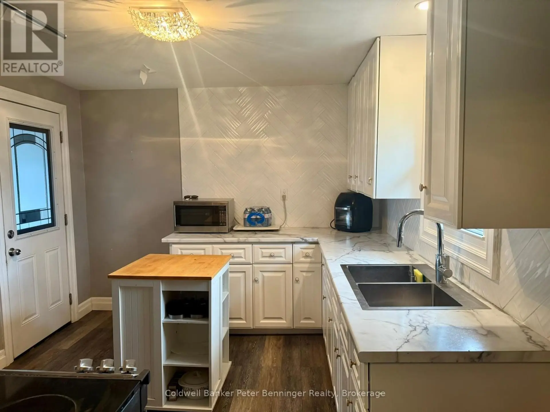 582 9TH STREET - Image 10