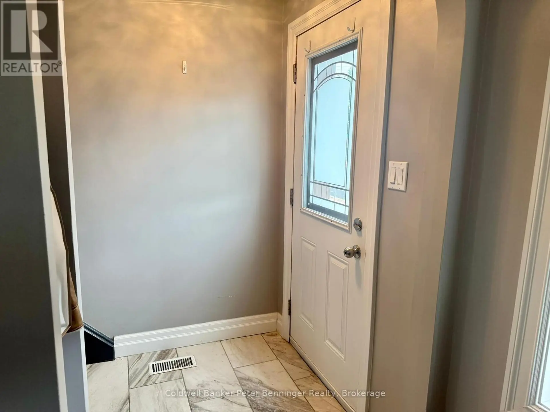 582 9TH STREET - Image 2