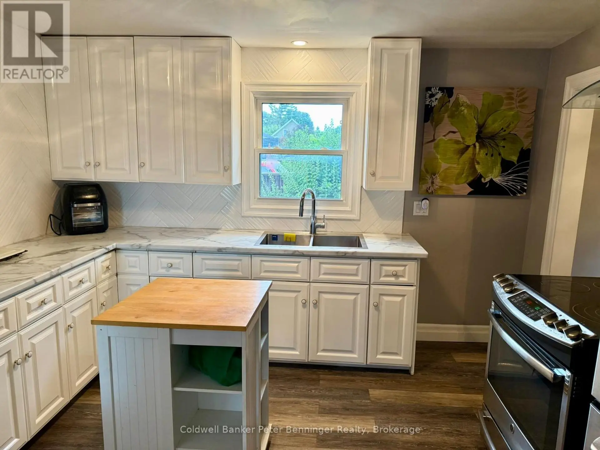 582 9TH STREET - Image 8
