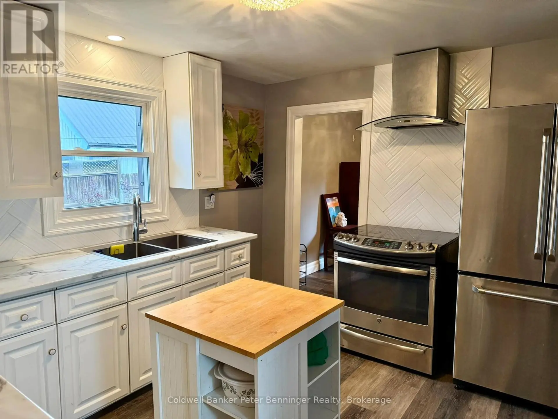 582 9TH STREET - Image 9