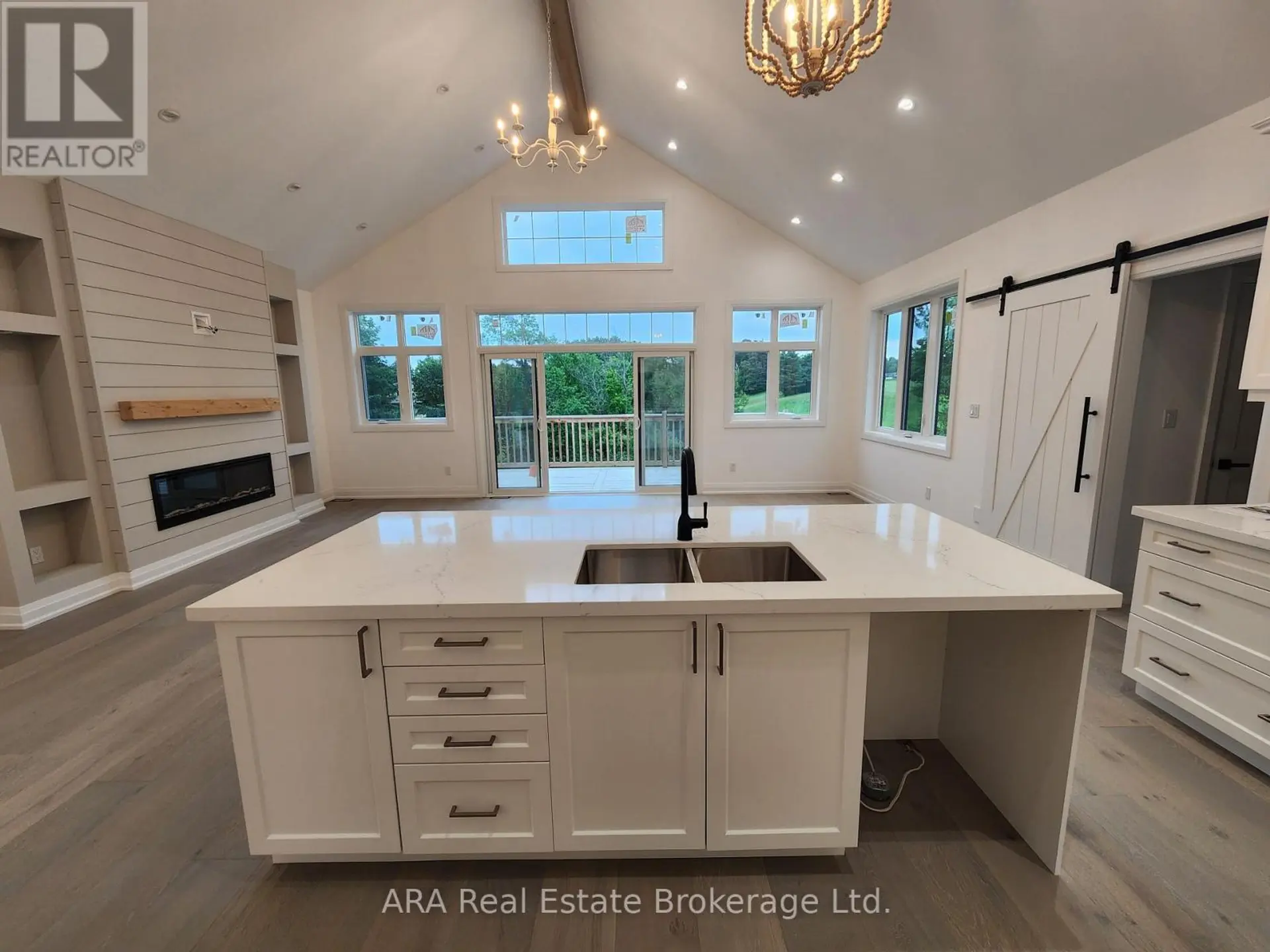 #33 2 HILTON LANE - Image 11