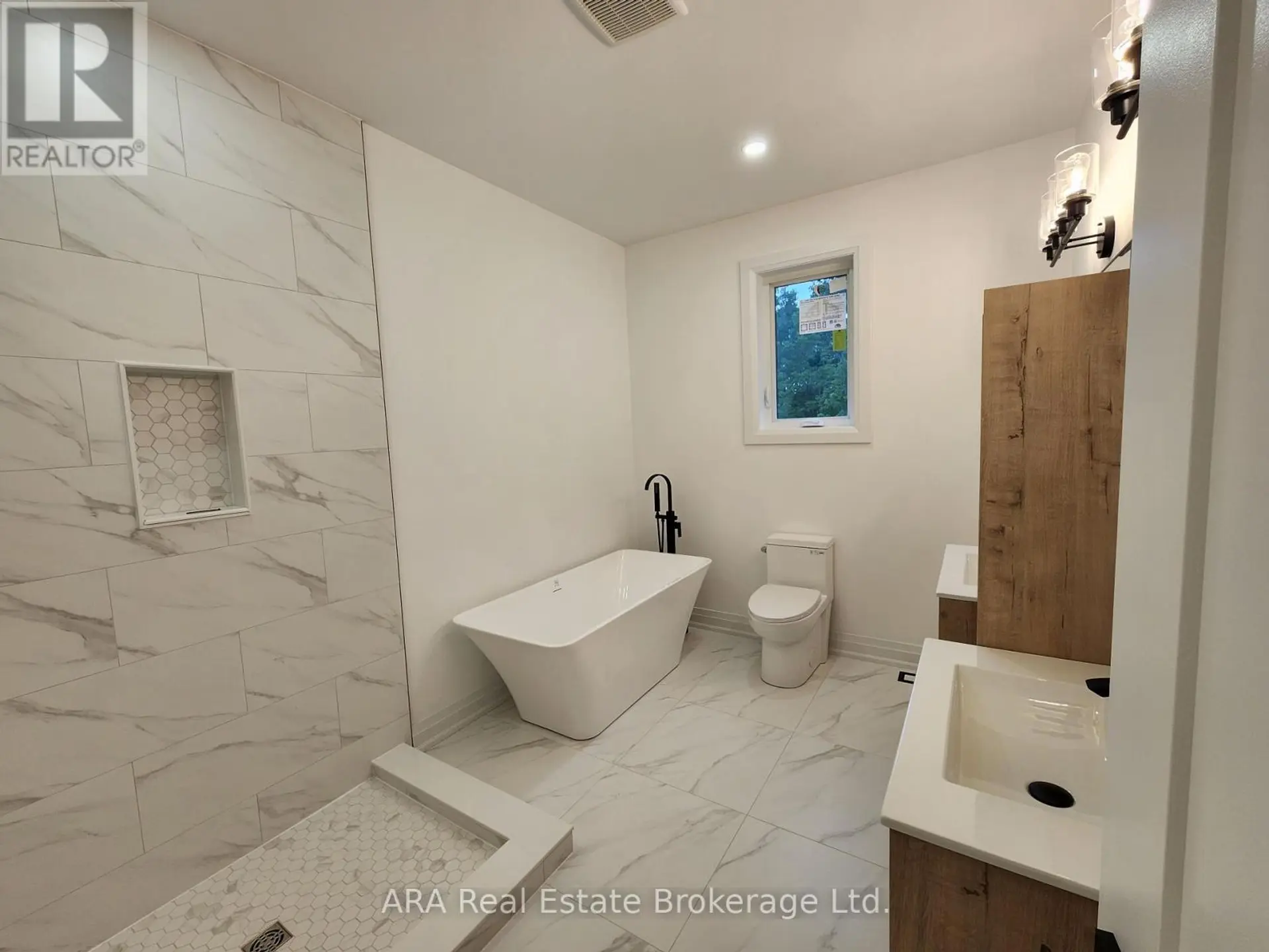 #33 2 HILTON LANE - Image 14