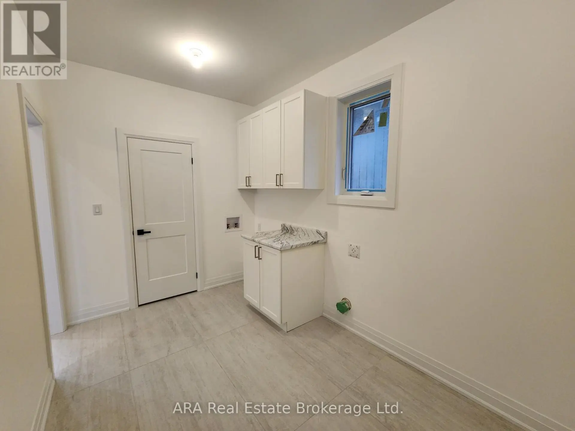 #33 2 HILTON LANE - Image 17