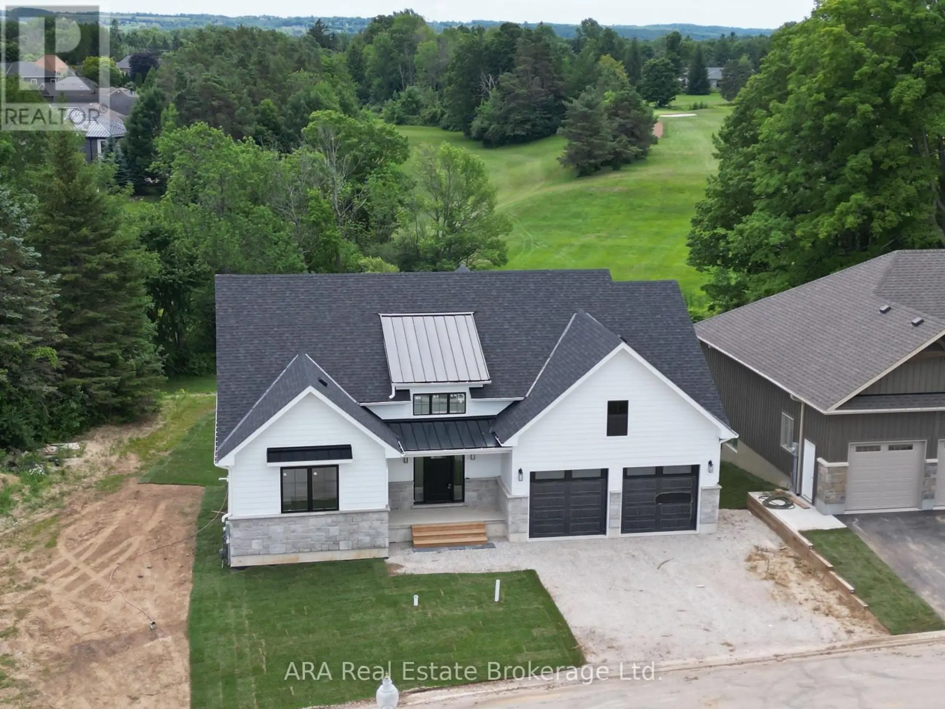 #33 2 HILTON LANE - Image 2