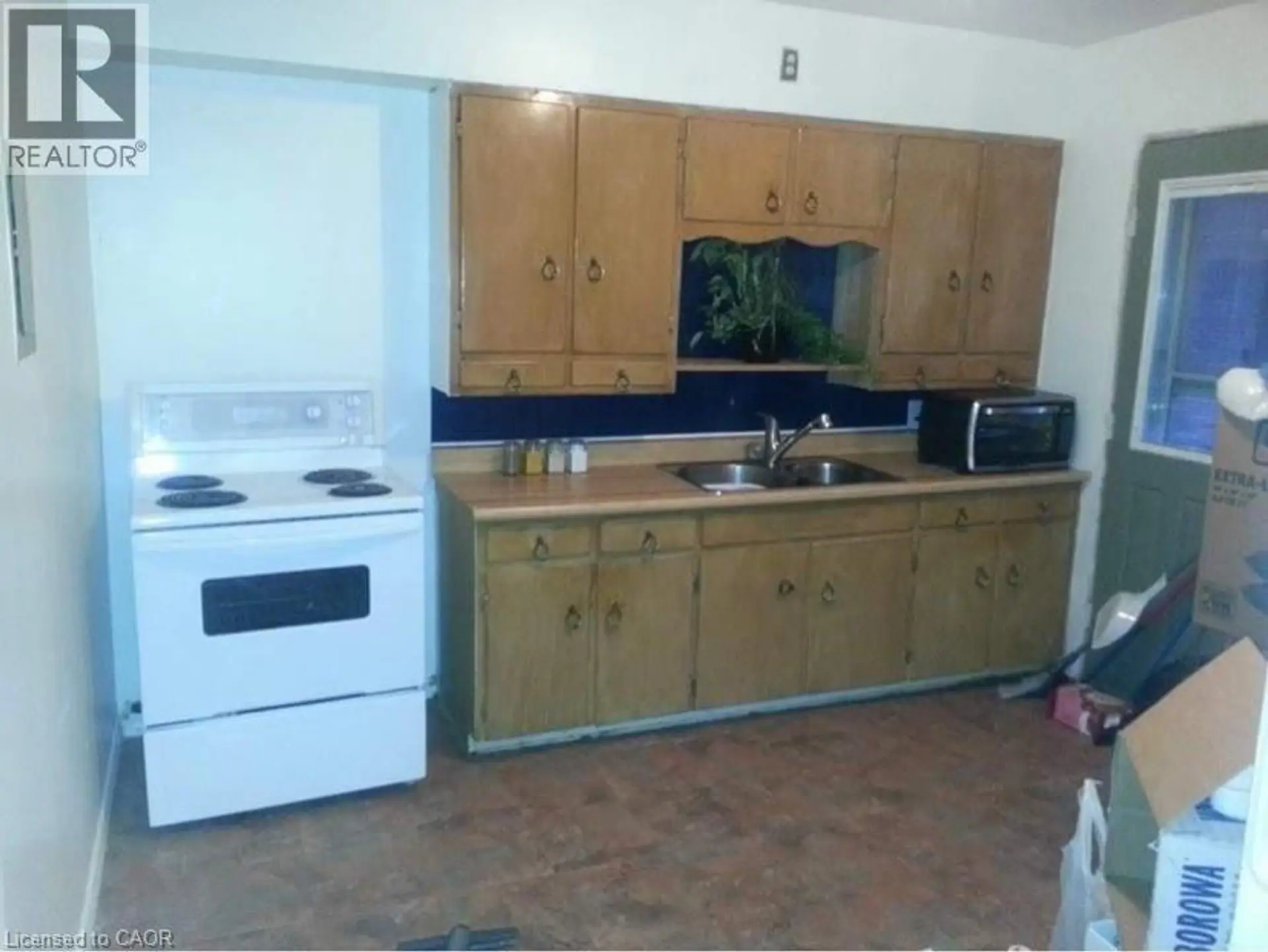 1373 BARTON STREET E - Image 4