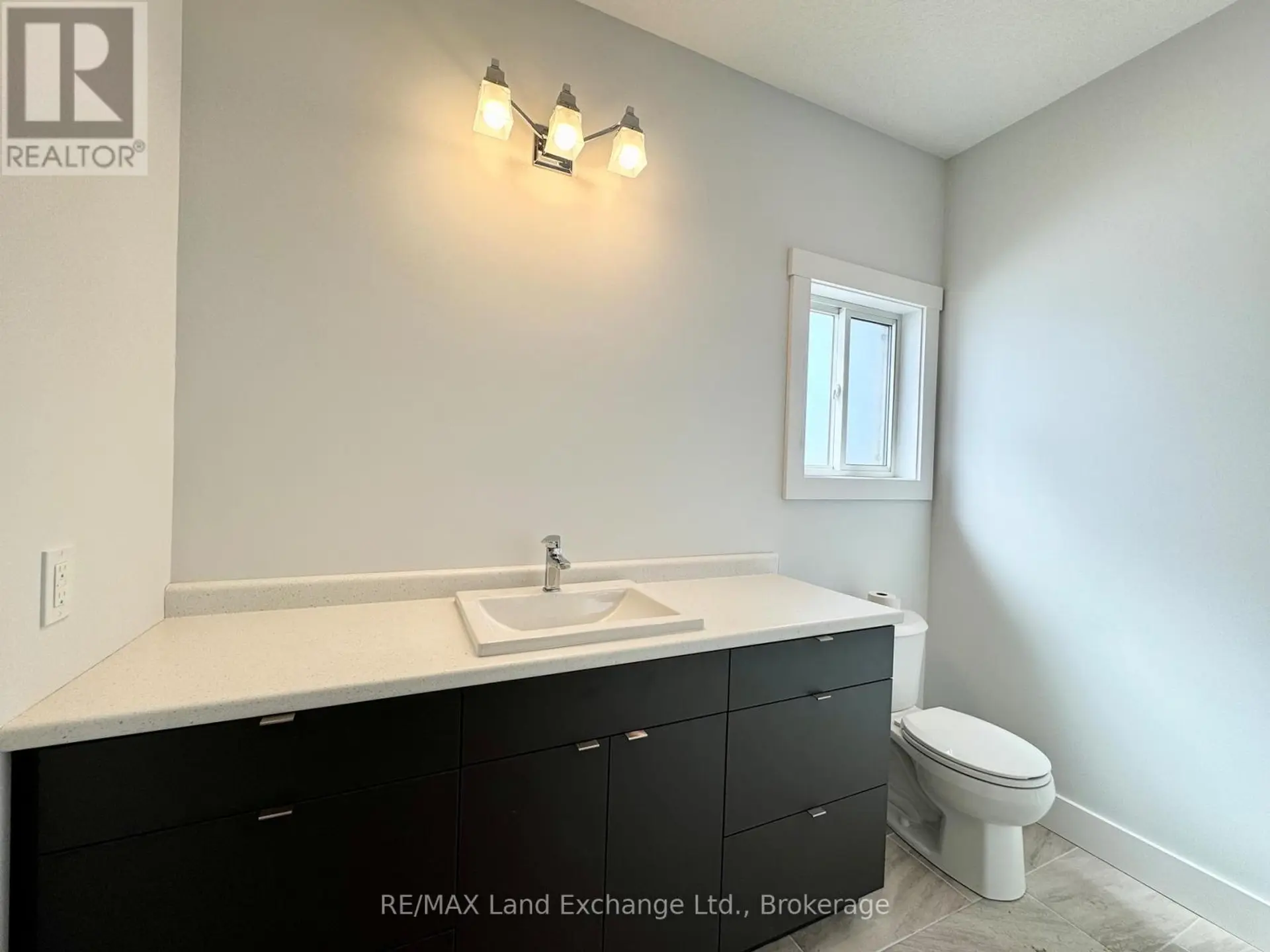 358 IVINGS DRIVE - Image 11