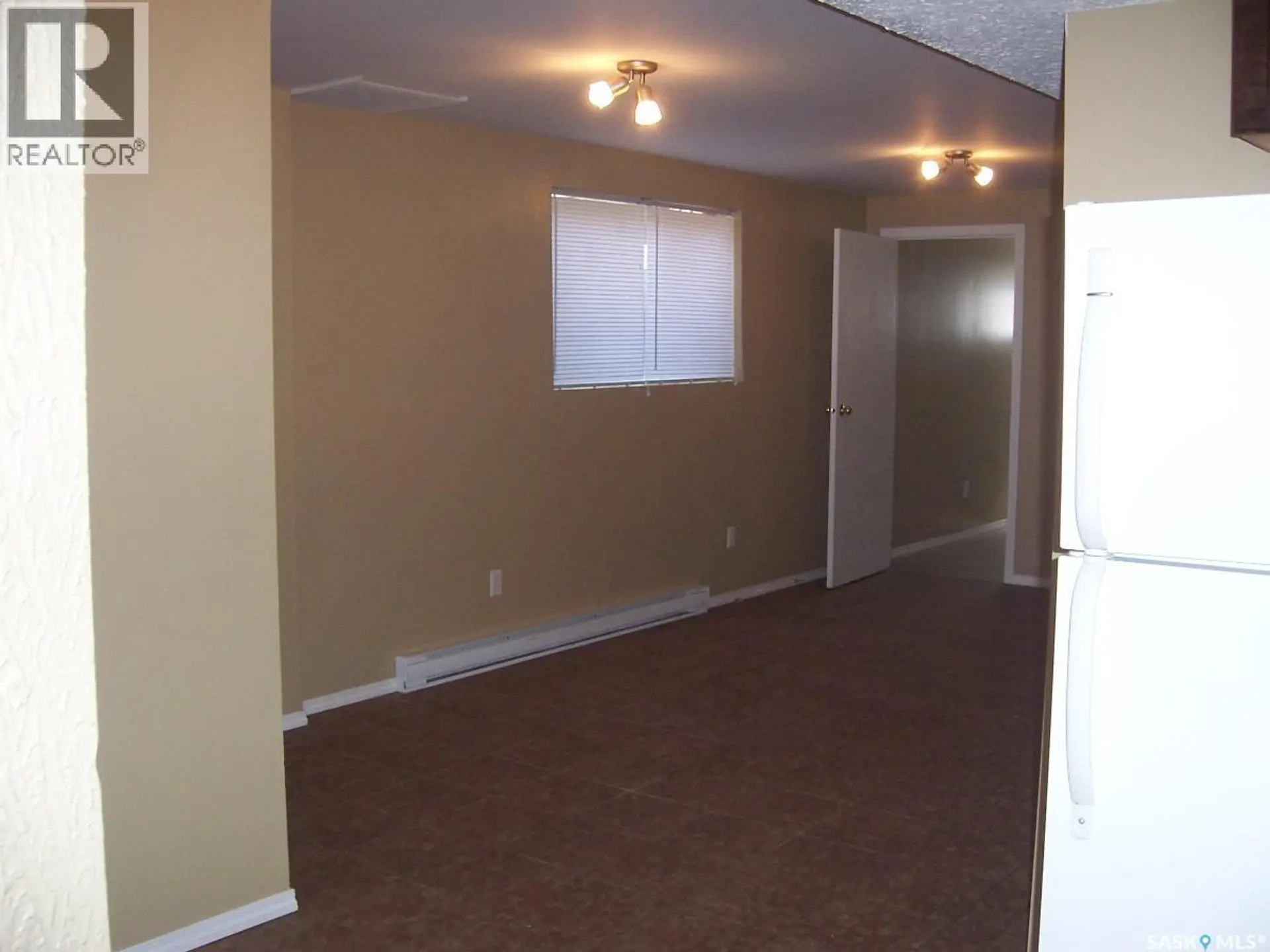 843 7TH STREET E - Image 8