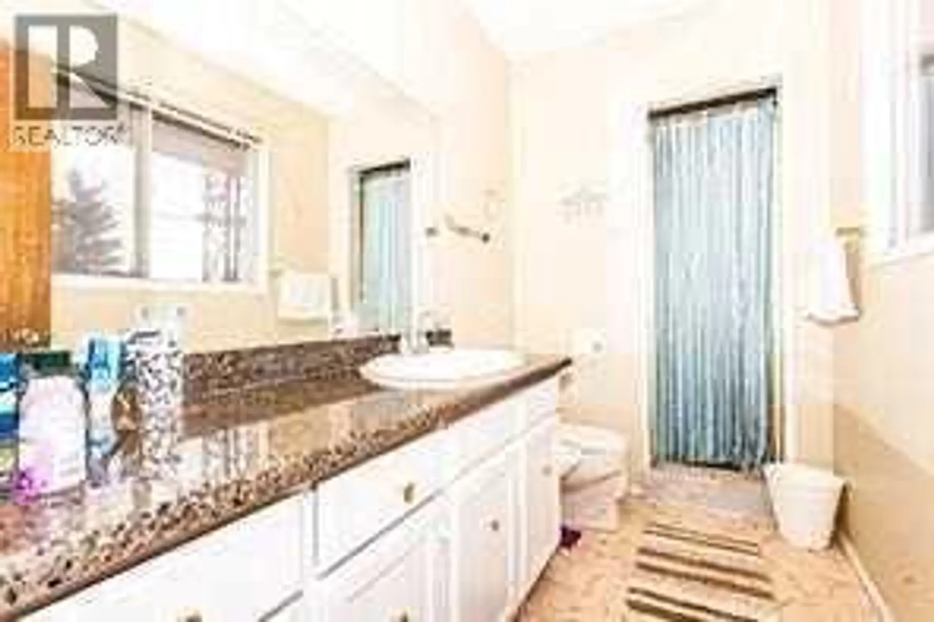 105 VALHALLA CRESCENT NW - Image 7