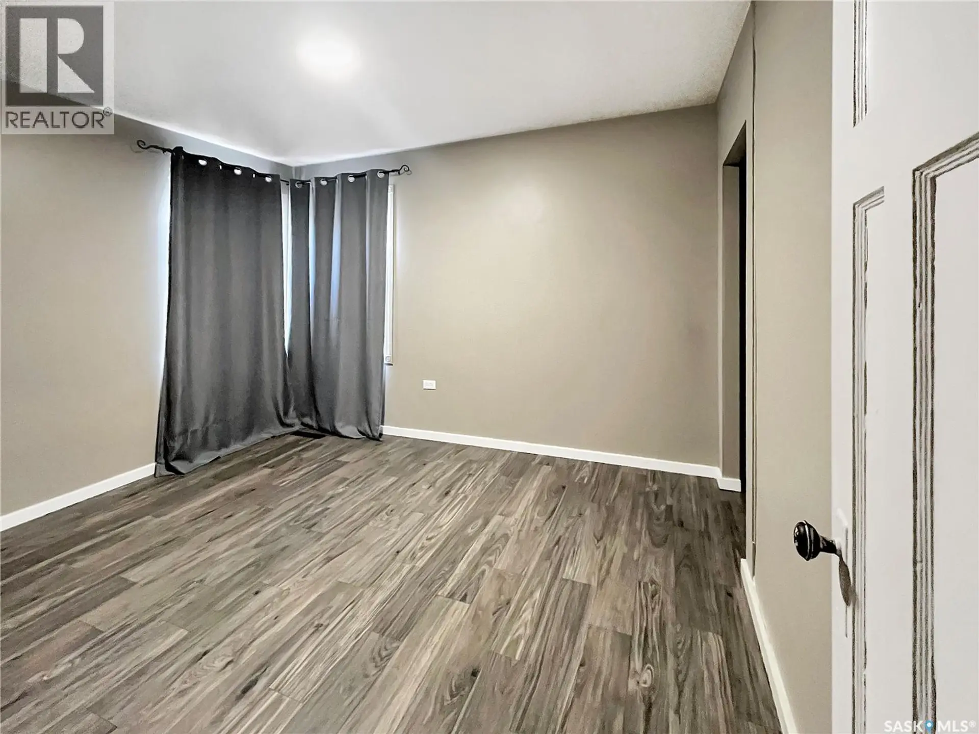 755 4TH STREET E - Image 8