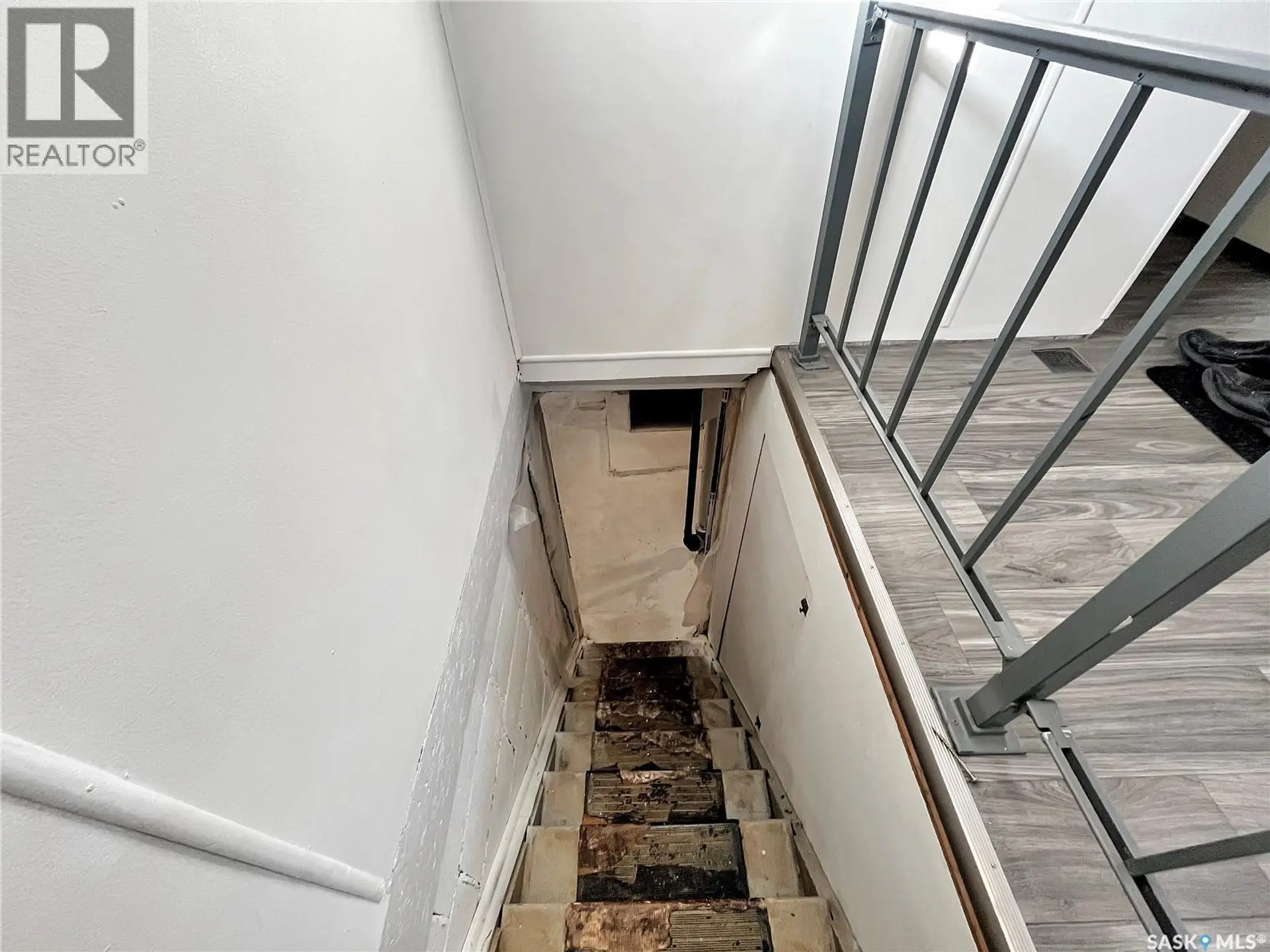 755 4TH STREET E - Image 12
