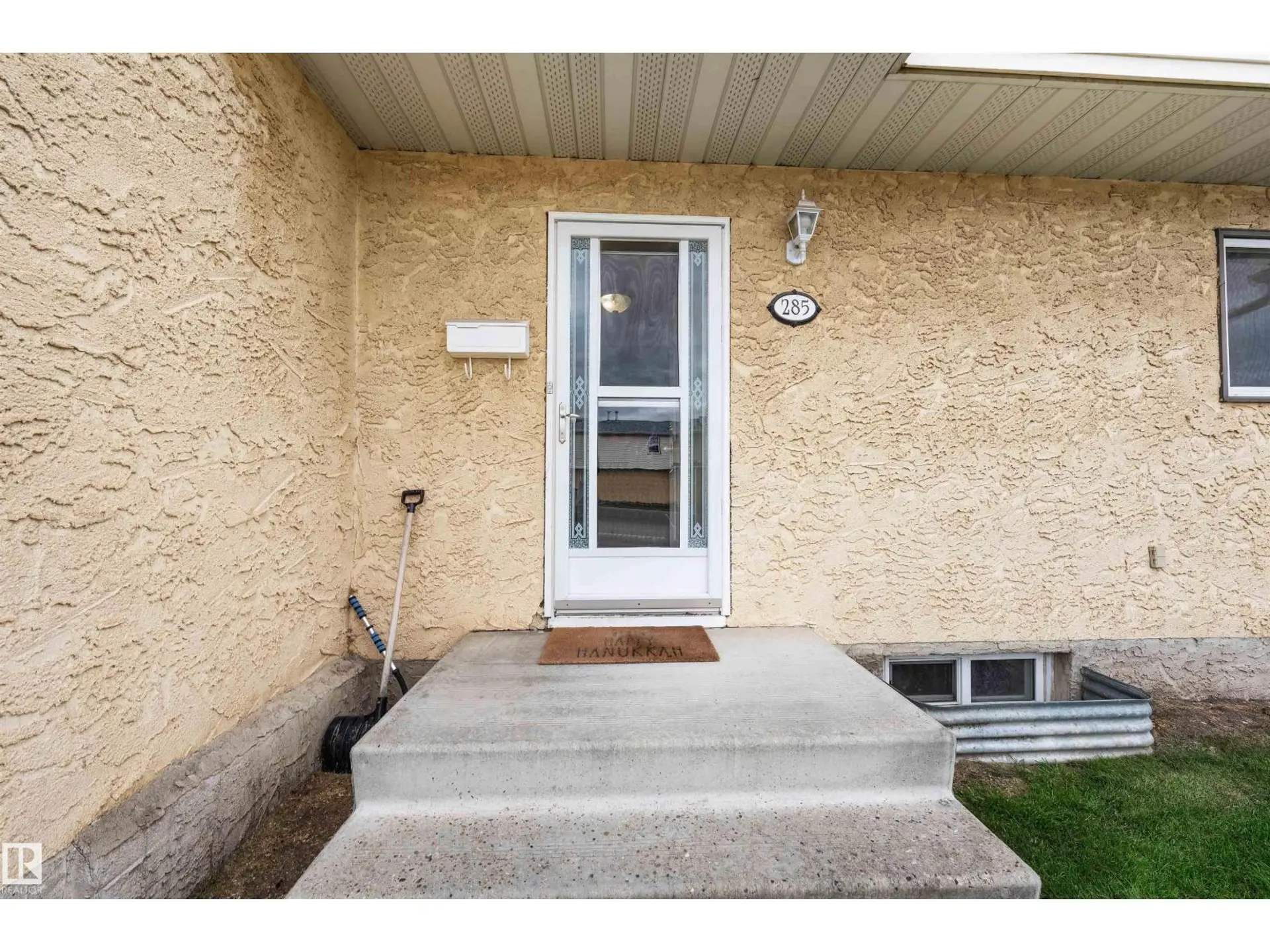 285 HARRISON DR NW - Image 2