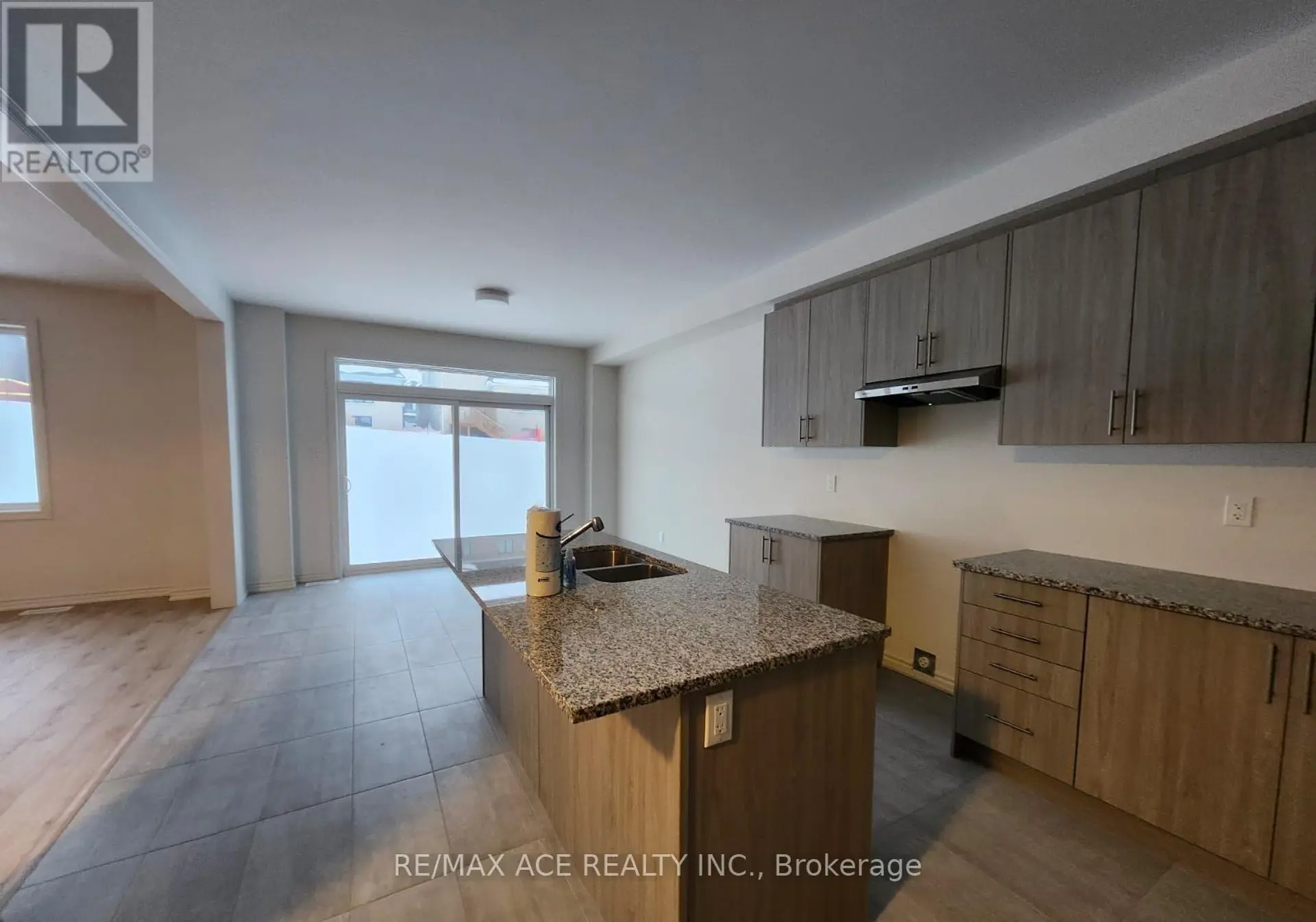 1025 TRAILSVIEW AVENUE - Image 4