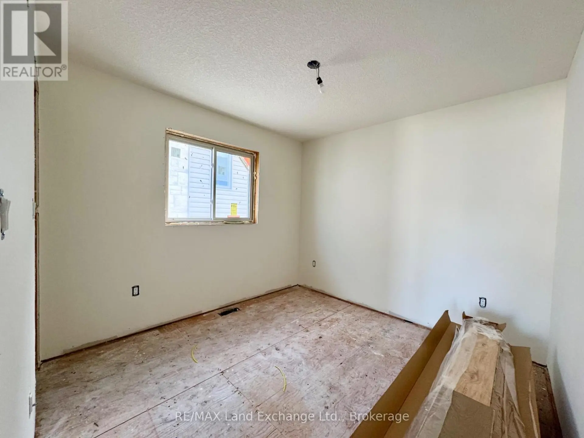 448 BURNSIDE STREET - Image 4