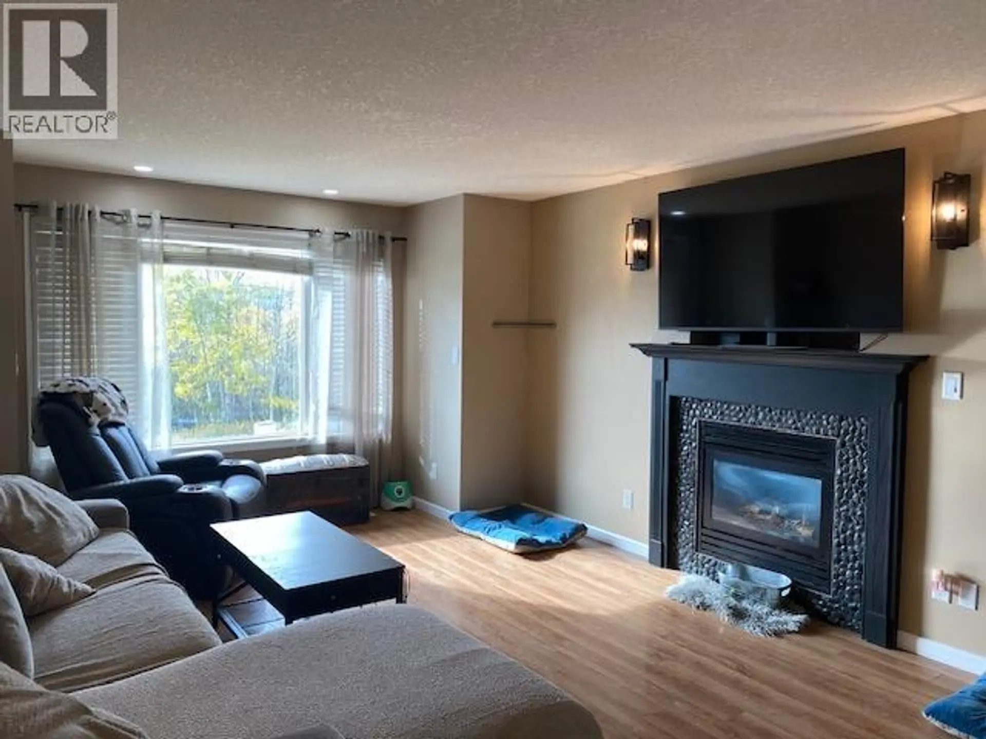 Property at 5404 HILLSIDE AVENUE, Chetwynd, BC