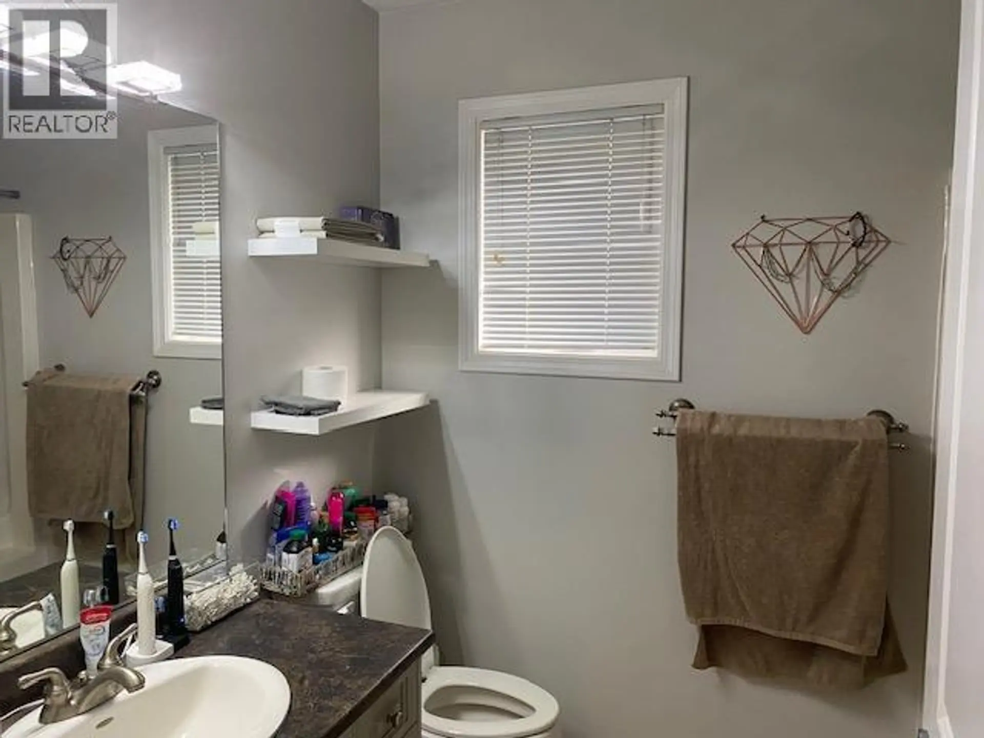 Property at 5404 HILLSIDE AVENUE, Chetwynd, BC