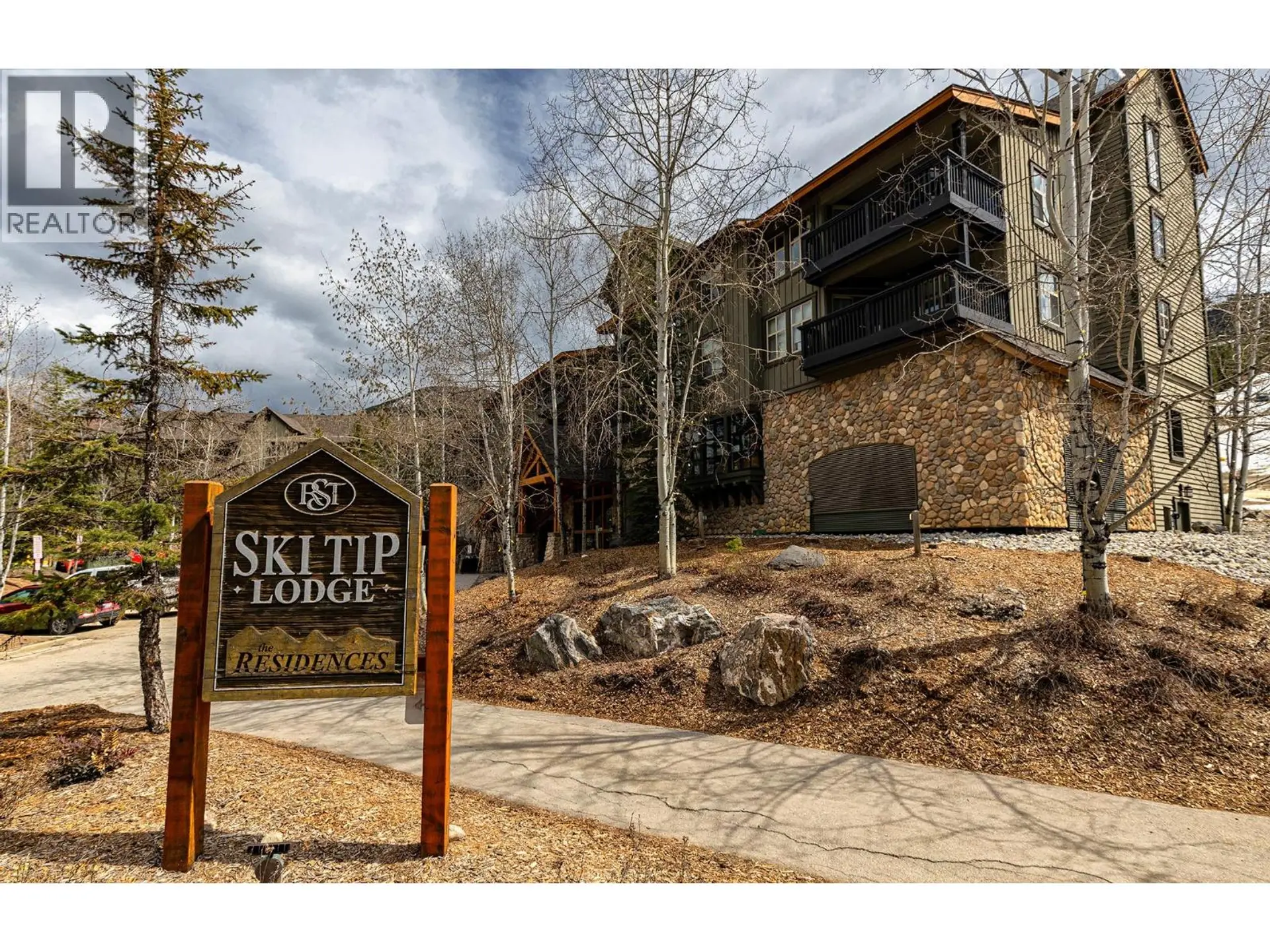 Property at #306 2050 SUMMIT DRIVE, Panorama, BC