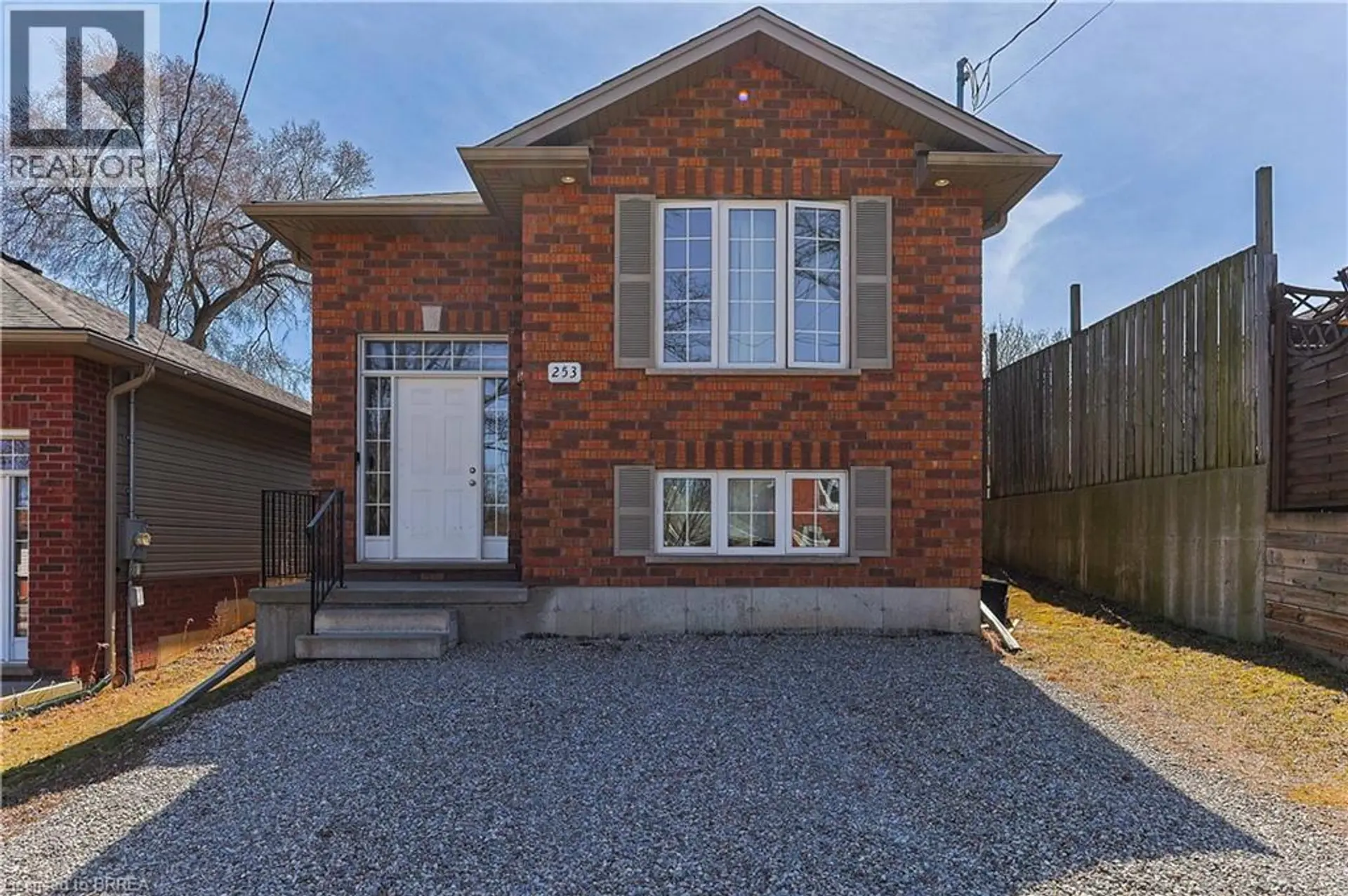 253 WELLINGTON STREET - Image 1