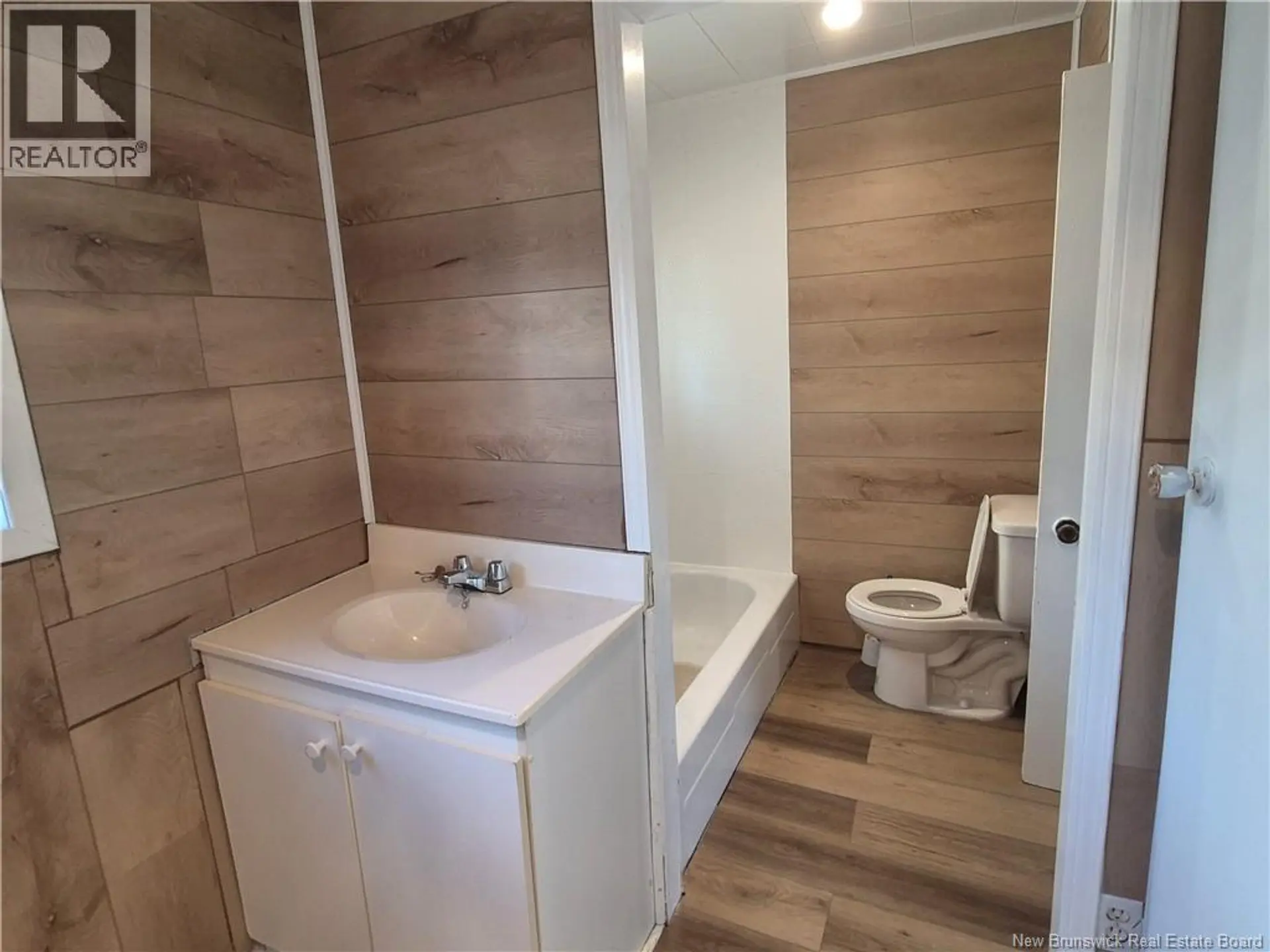 6 DAMASE STREET - Image 15