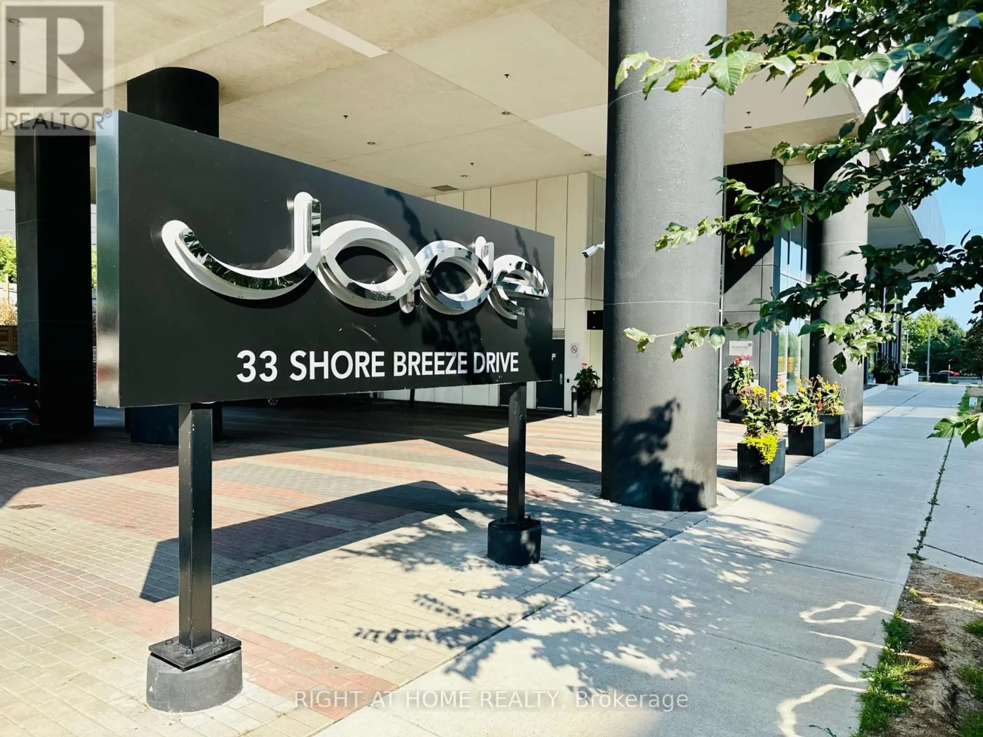 #504 33 SHORE BREEZE DRIVE - Image 1
