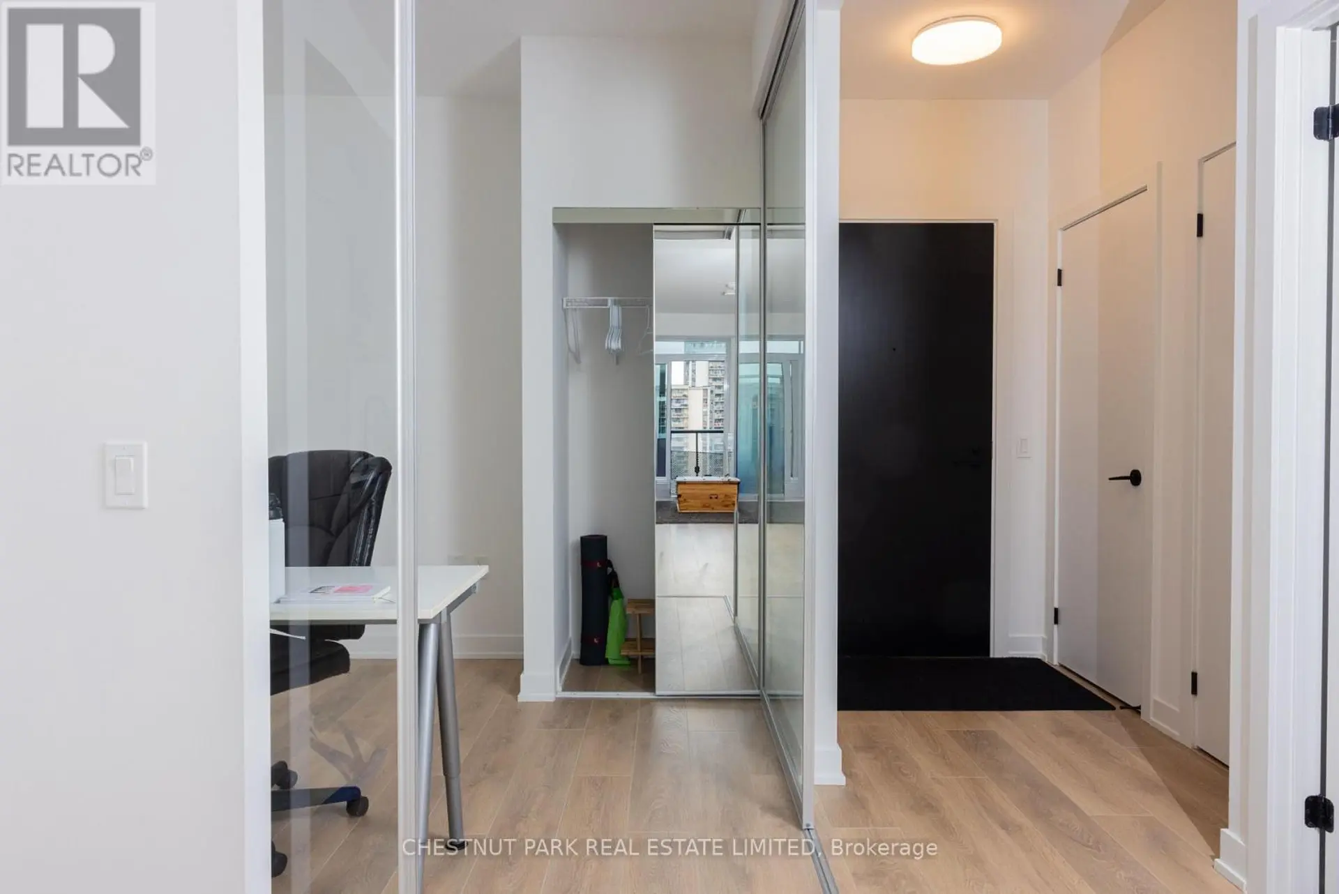 #1807 117 BROADWAY AVENUE - Image 3