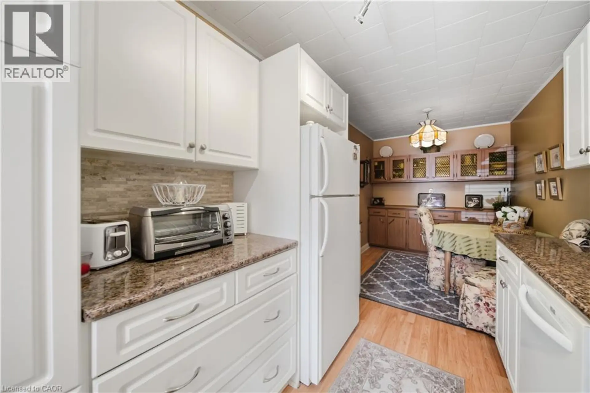#102 9 GRANT BOULEVARD - Image 3