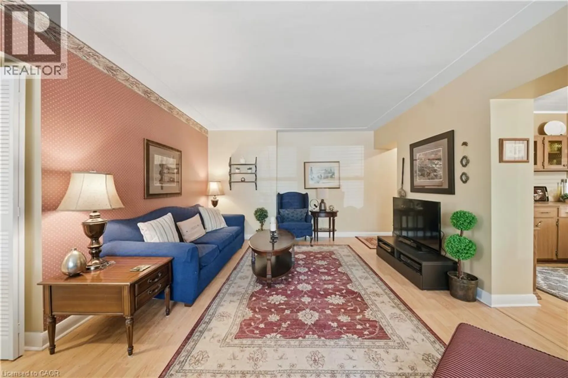 #102 9 GRANT BOULEVARD - Image 6