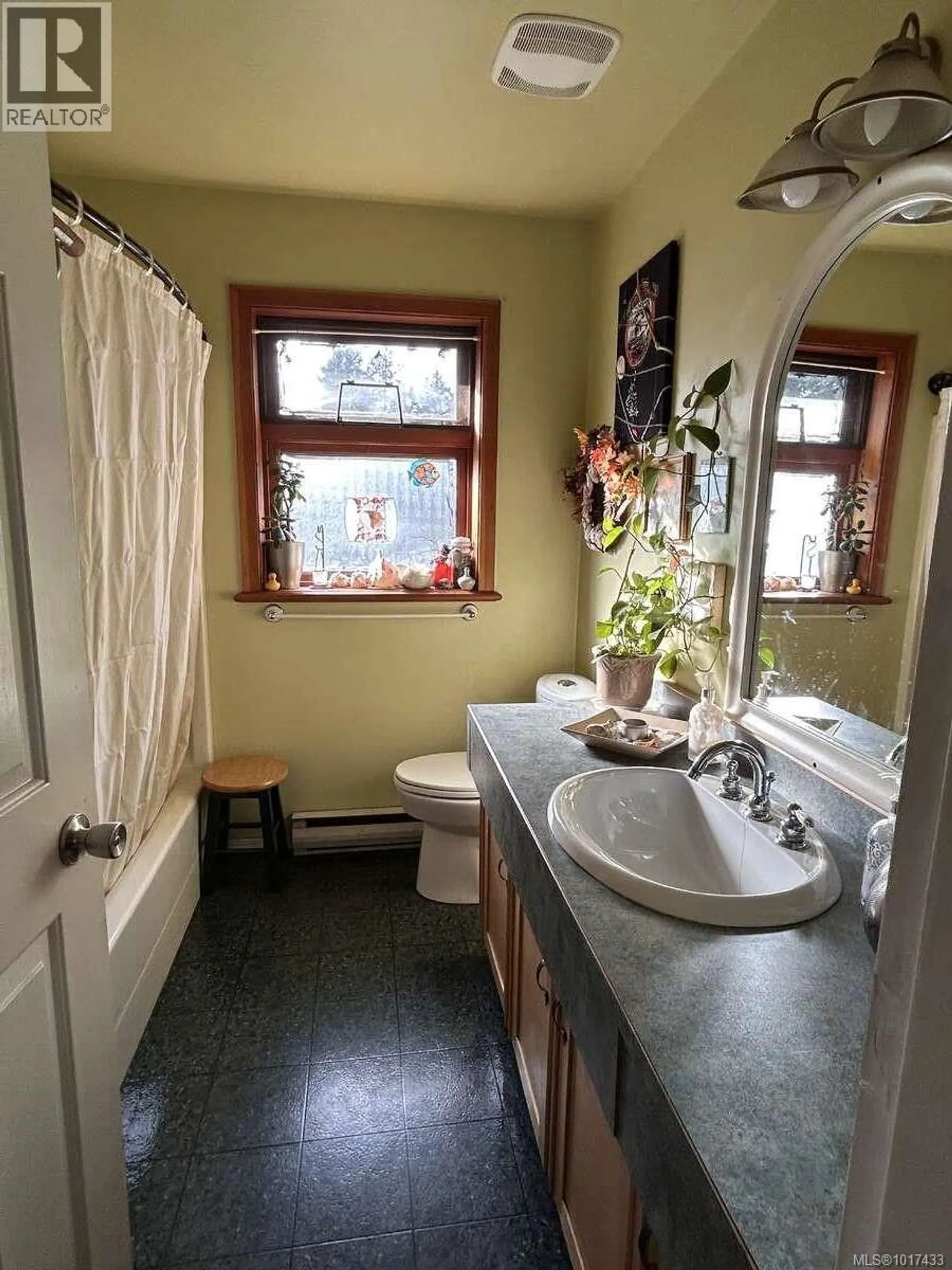 Property at 347 PRITCHARD RD, Comox, BC