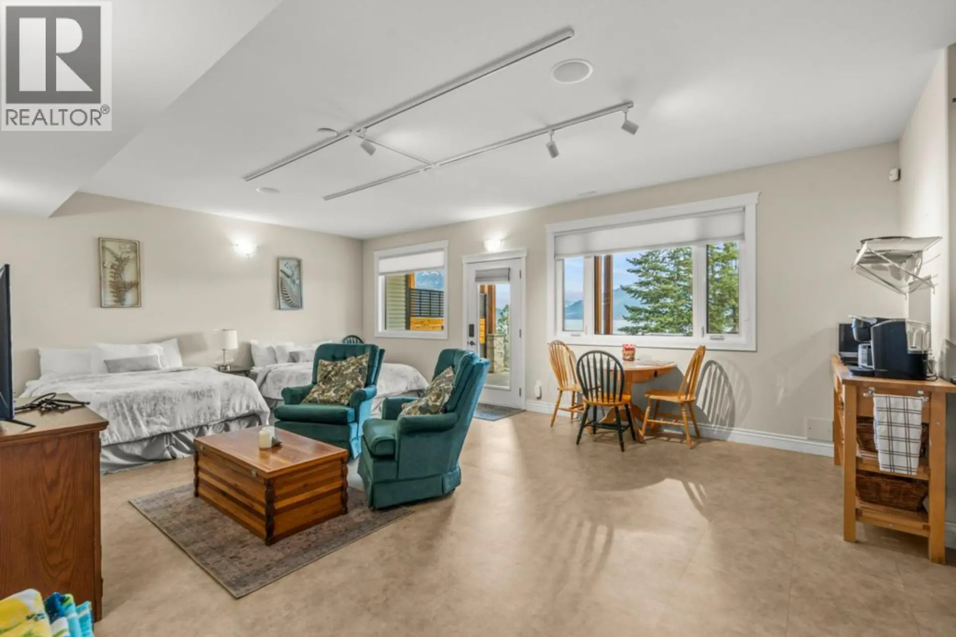 Property at 5694 TRANS CANADA HIGHWAY NW, Salmon Arm, BC