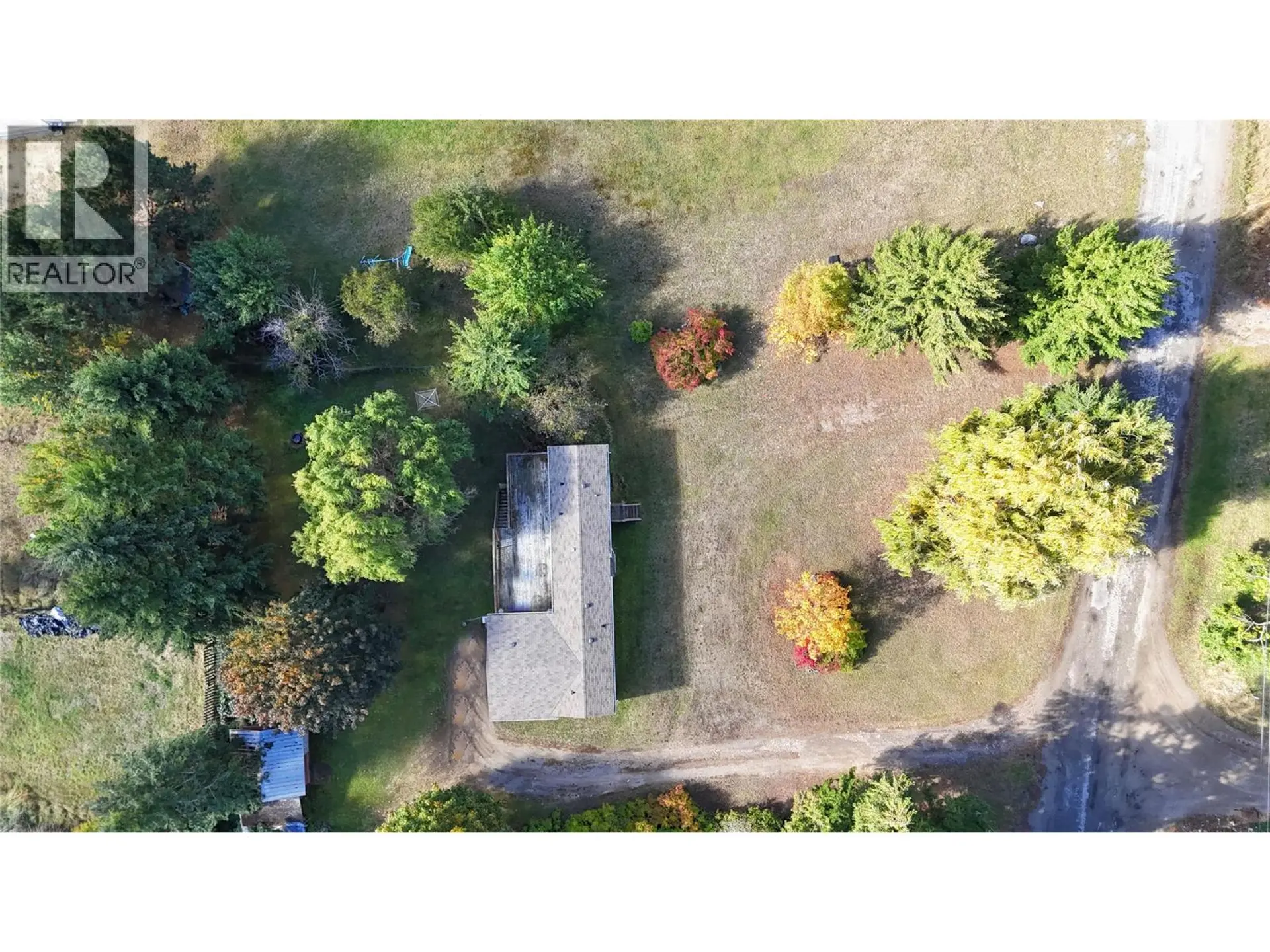 Property at 3560 UPPER LEVELS ROAD, Robson, BC