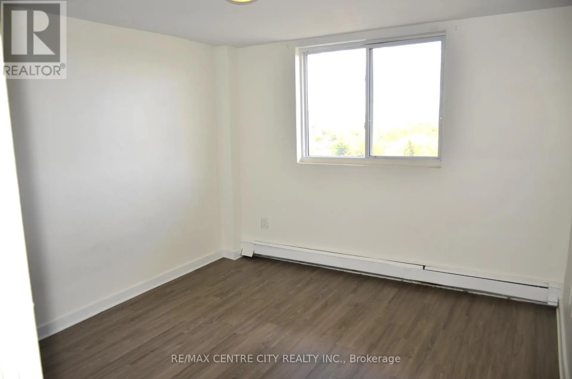 #801 573 MORNINGTON AVENUE - Image 9