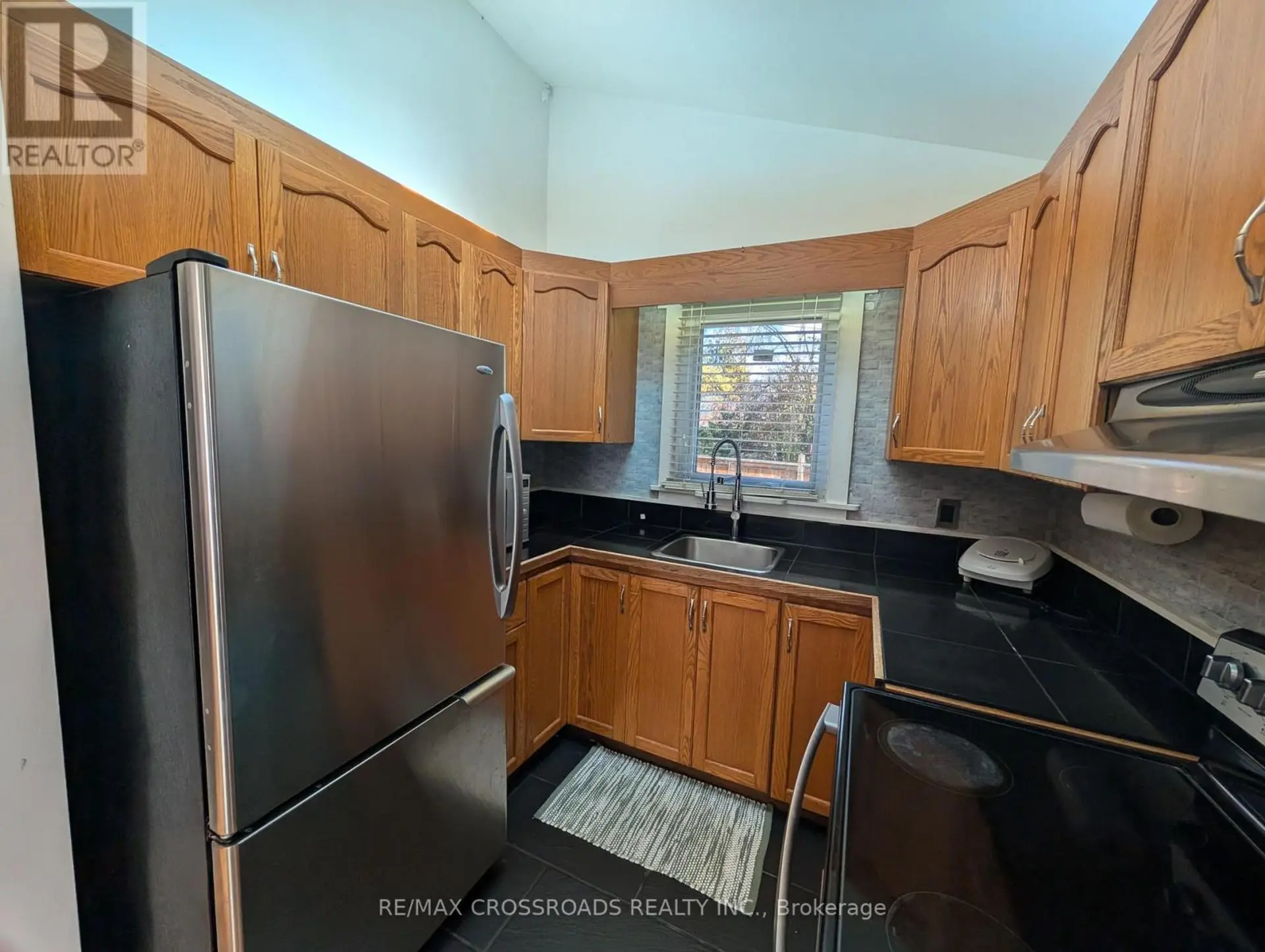 674 CHESTNUT STREET - Image 15