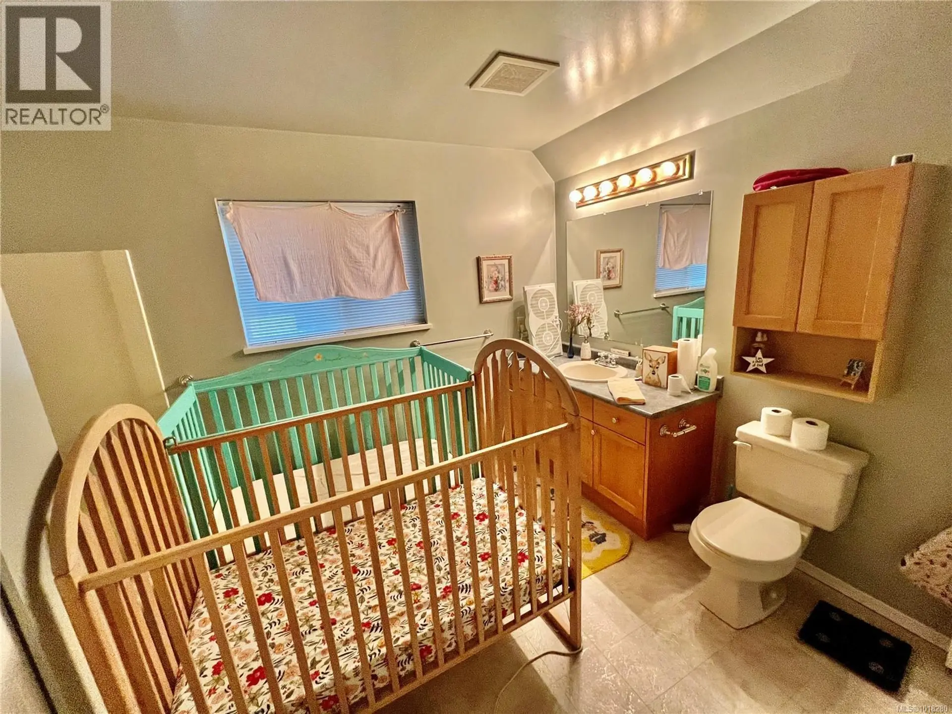 Property at 702 CHARTER RD, Mayne Island, BC