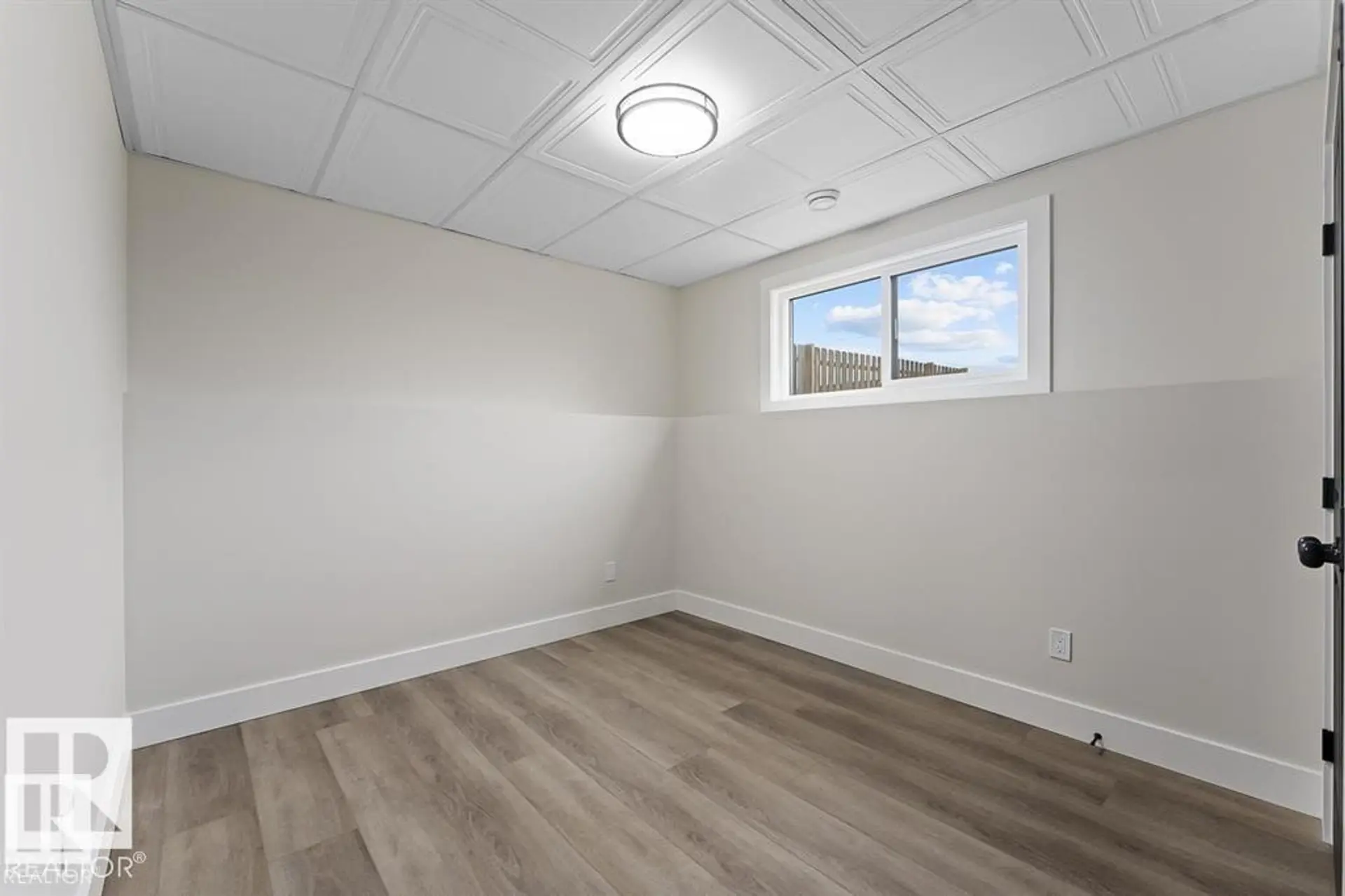 402 42230 TOWNSHIP ROAD 632 - Image 5