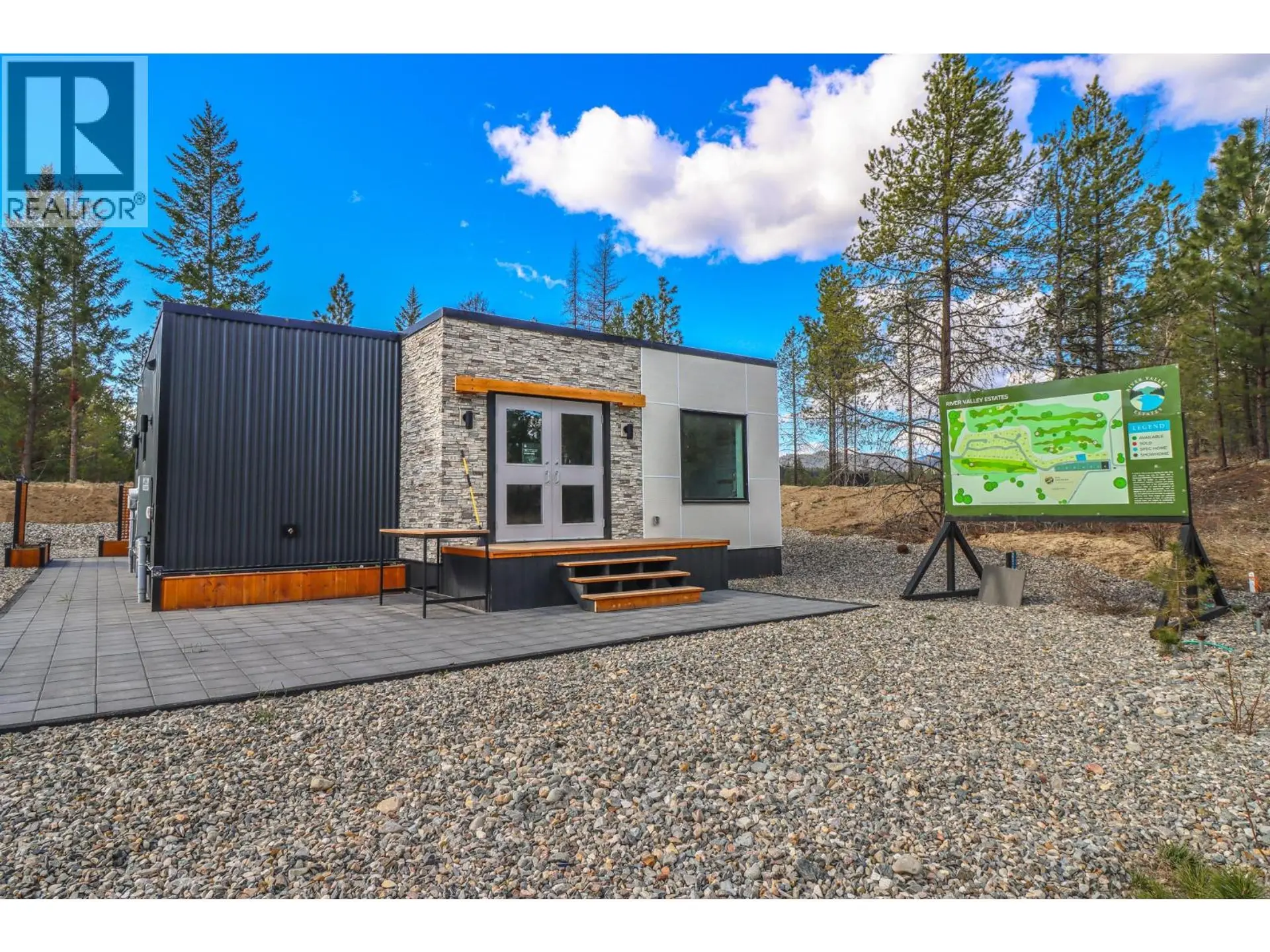 Property at 333 CORRAL CLOSE, Cranbrook, BC