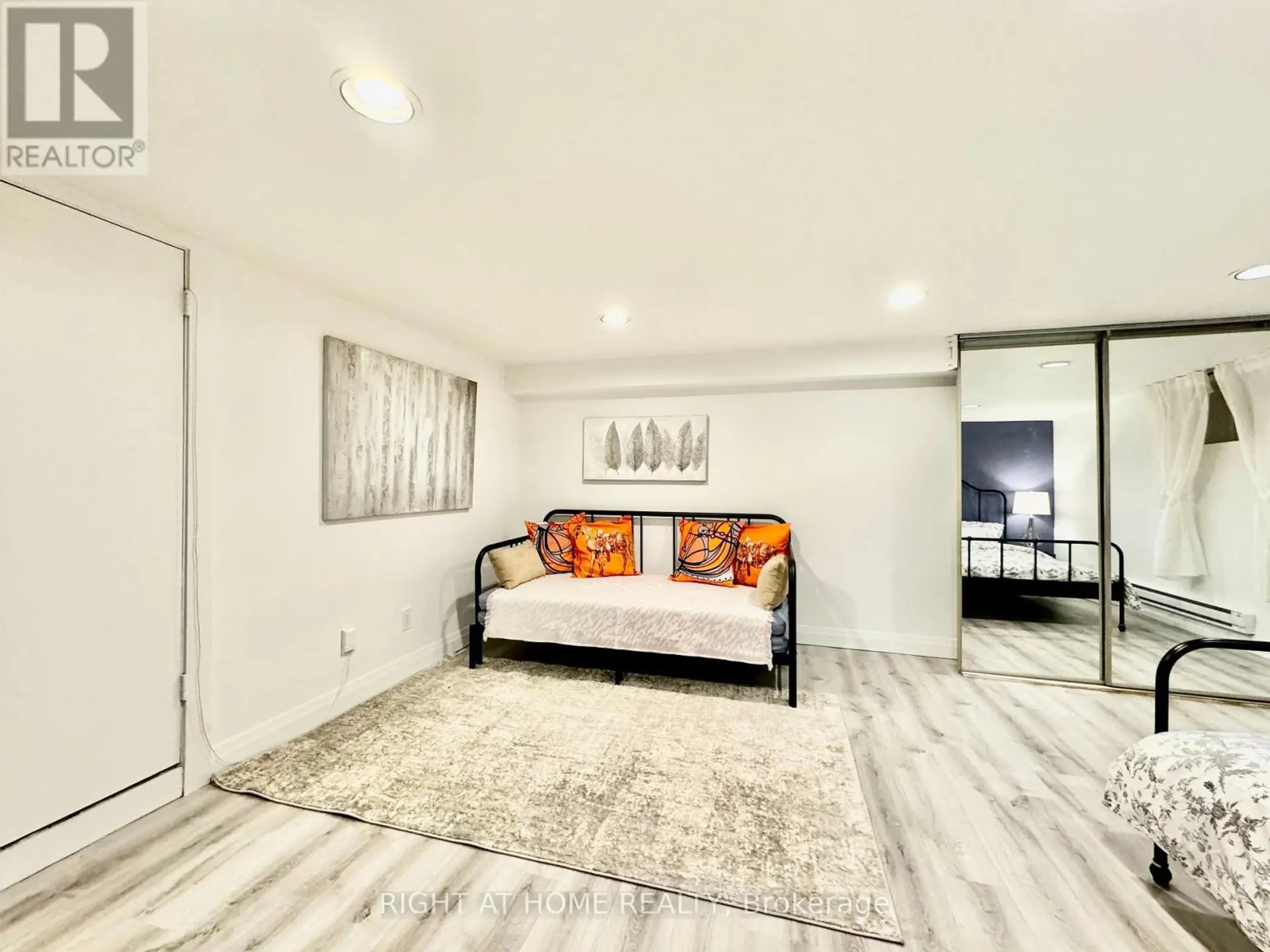 1196 AVENUE ROAD - Image 12