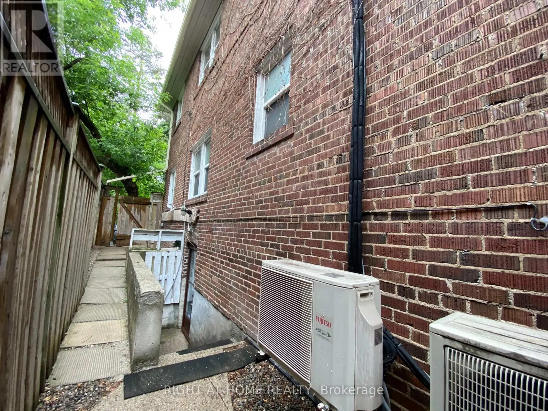 1196 AVENUE ROAD - Image 3