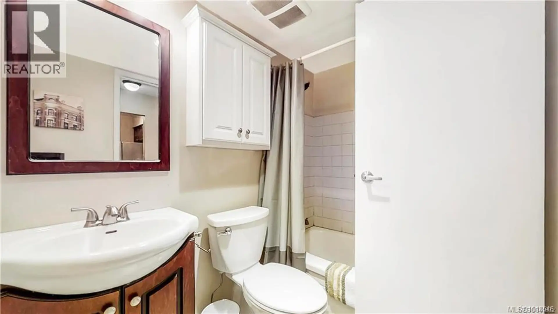 Property at #303 1597 MIDGARD AVE, Saanich, BC