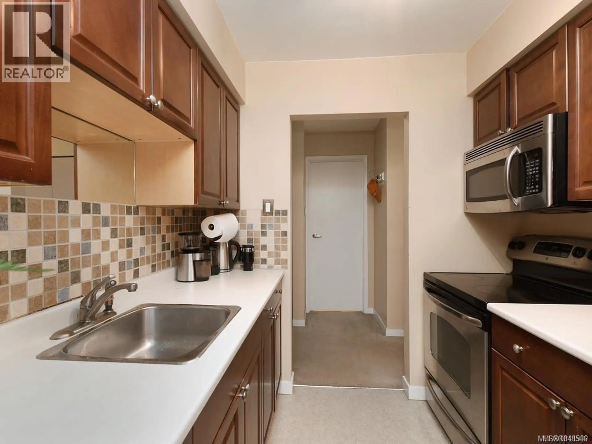 Property at #303 1597 MIDGARD AVE, Saanich, BC