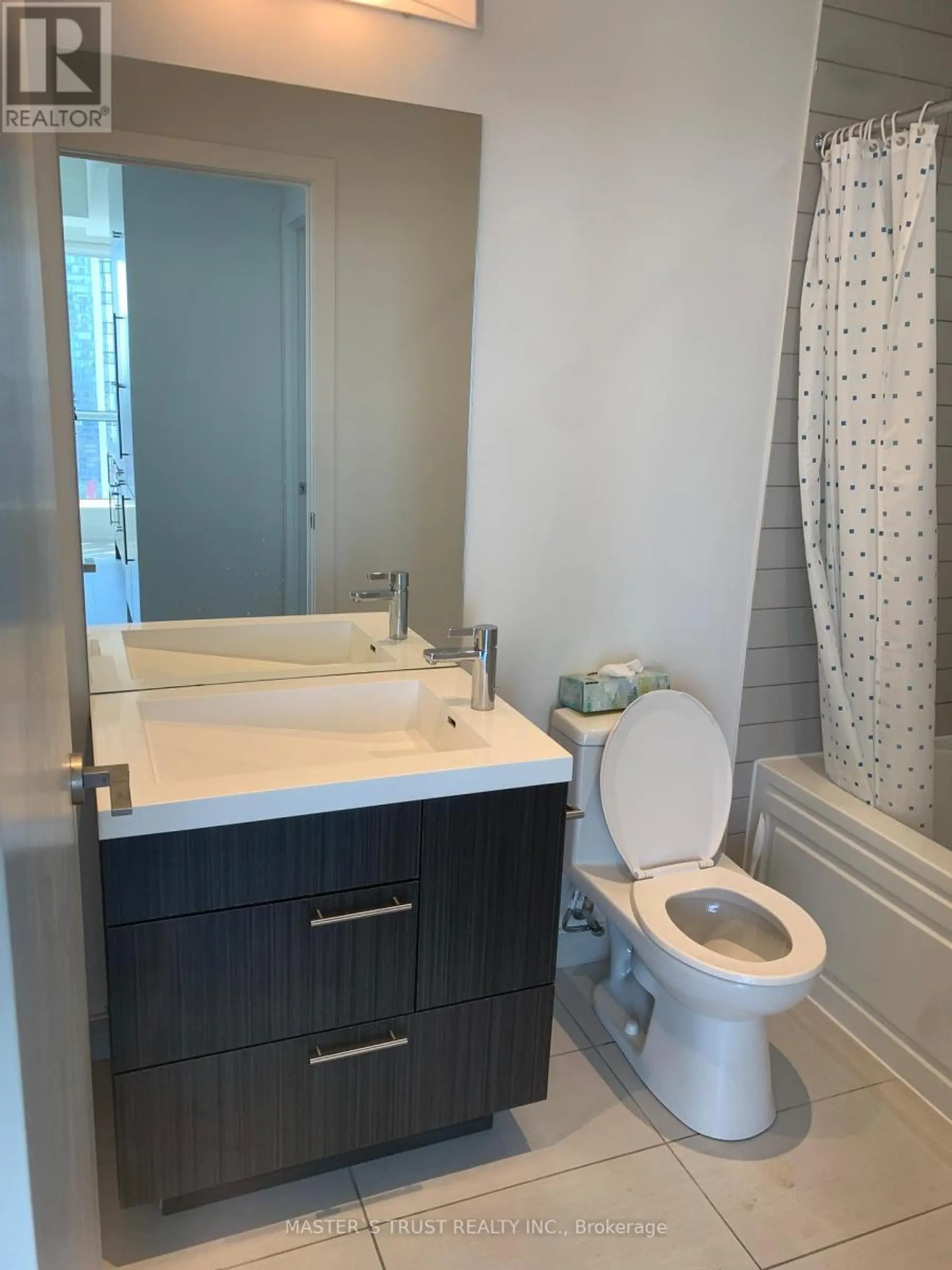 #2406 30 NELSON STREET - Image 12