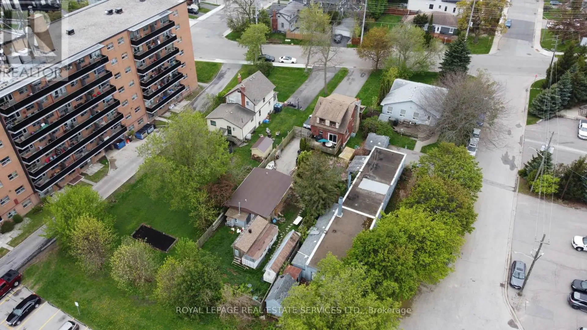 1083 SENECA AVENUE - Image 7