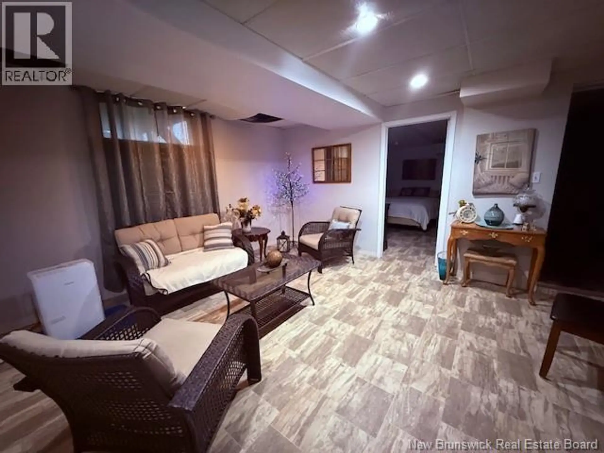 2537 DES PIONNIERS AVENUE - Image 10
